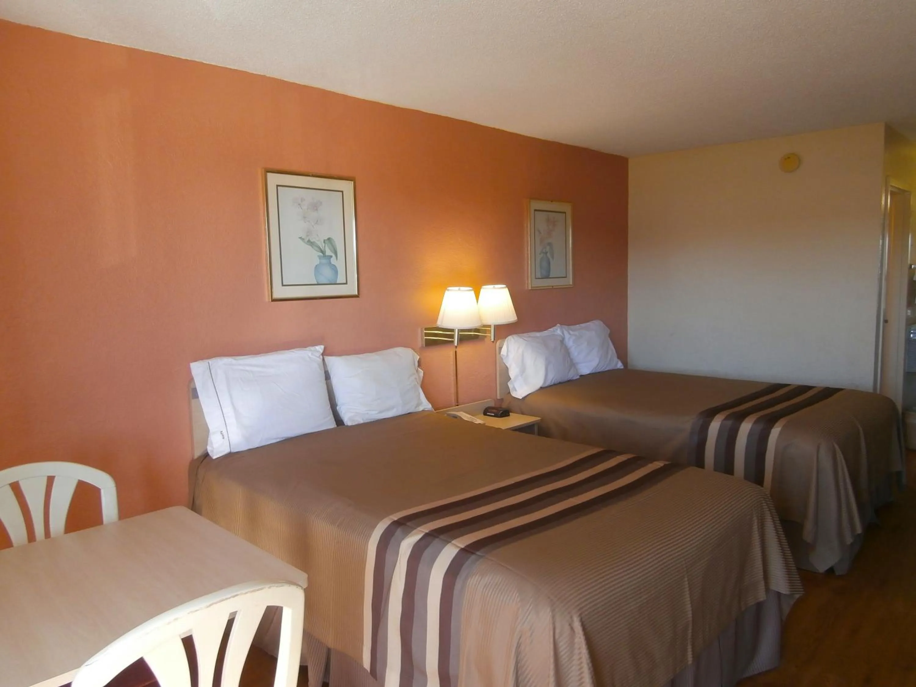 Double Room with Two Double Beds - Non-Smoking in Americas Best Value Inn Tucker
