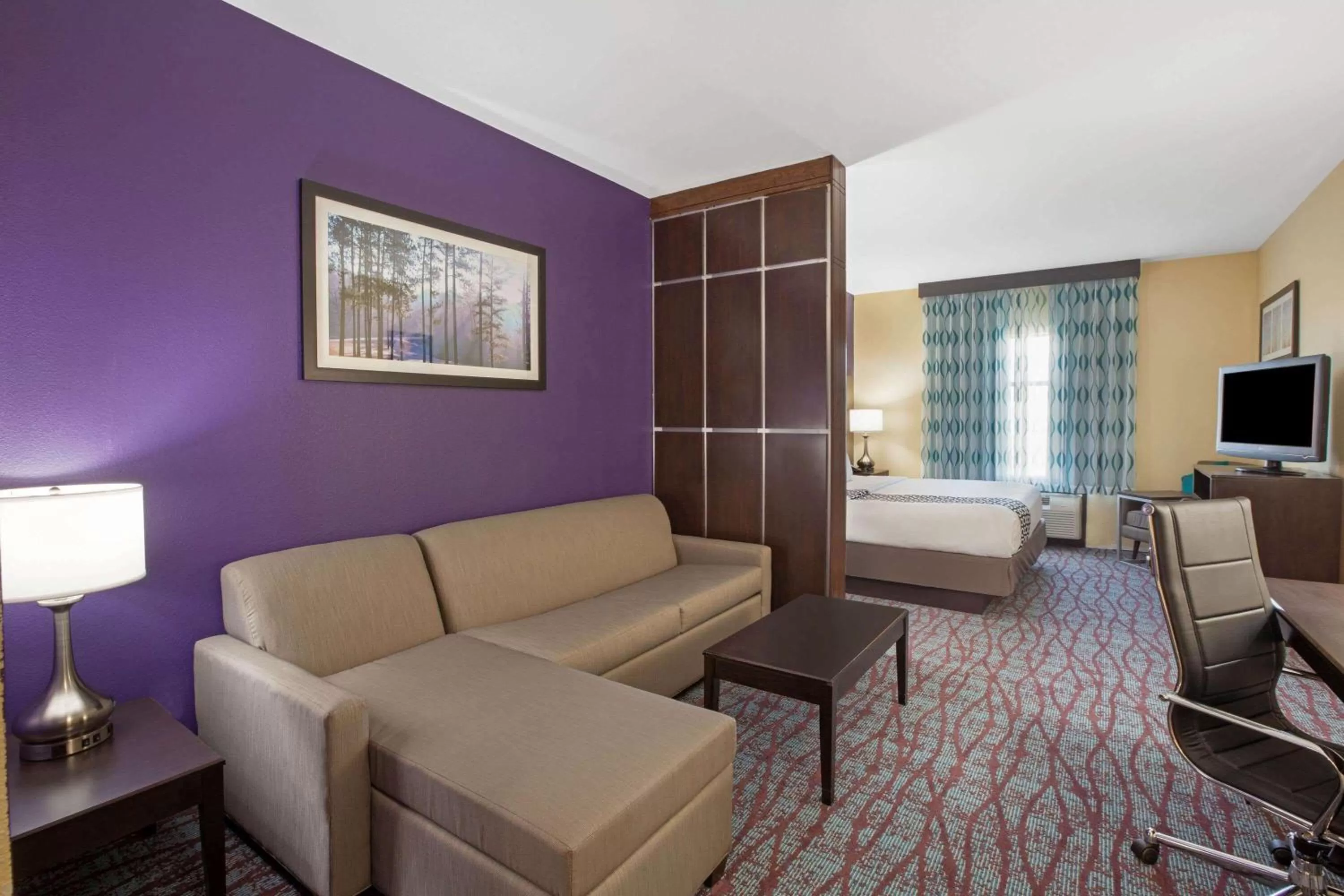 Deluxe King Studio Suite - Non-Smoking in La Quinta by Wyndham Pasadena North