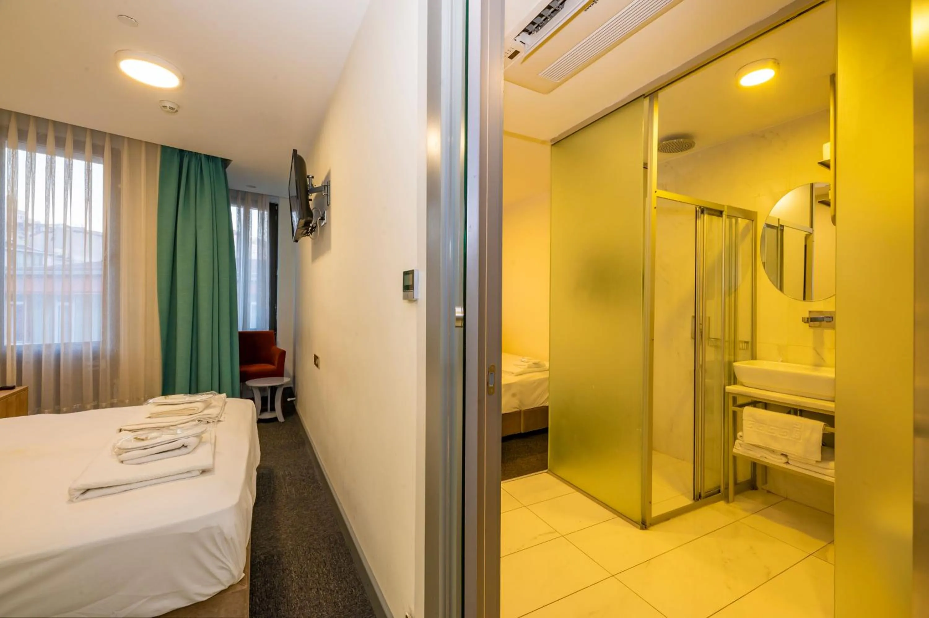 Connecting Family Room in Hotel V Plus Taksim