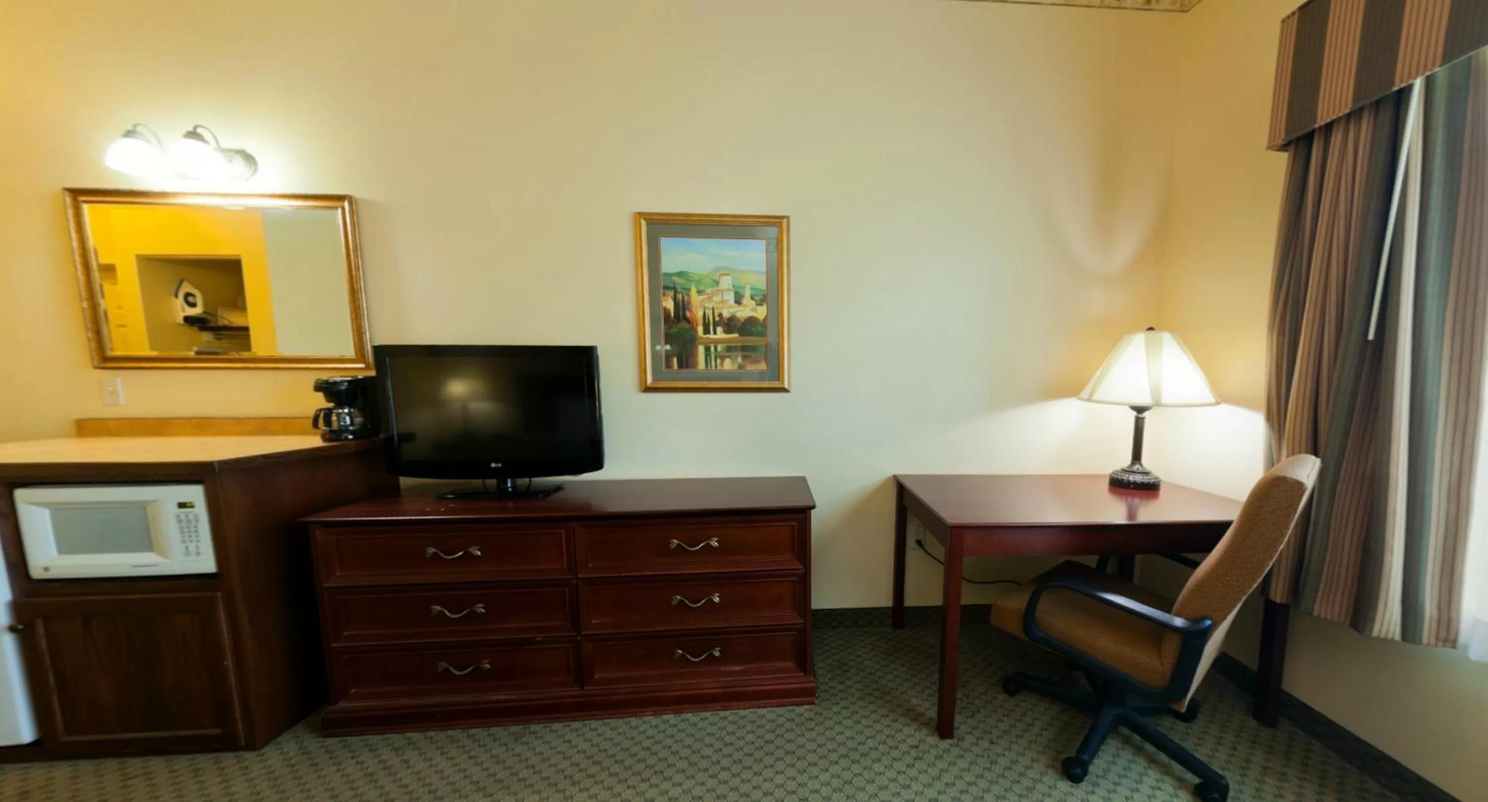 King Room - Non-Smoking in Country Inn & Suites by Radisson, St Cloud East, MN