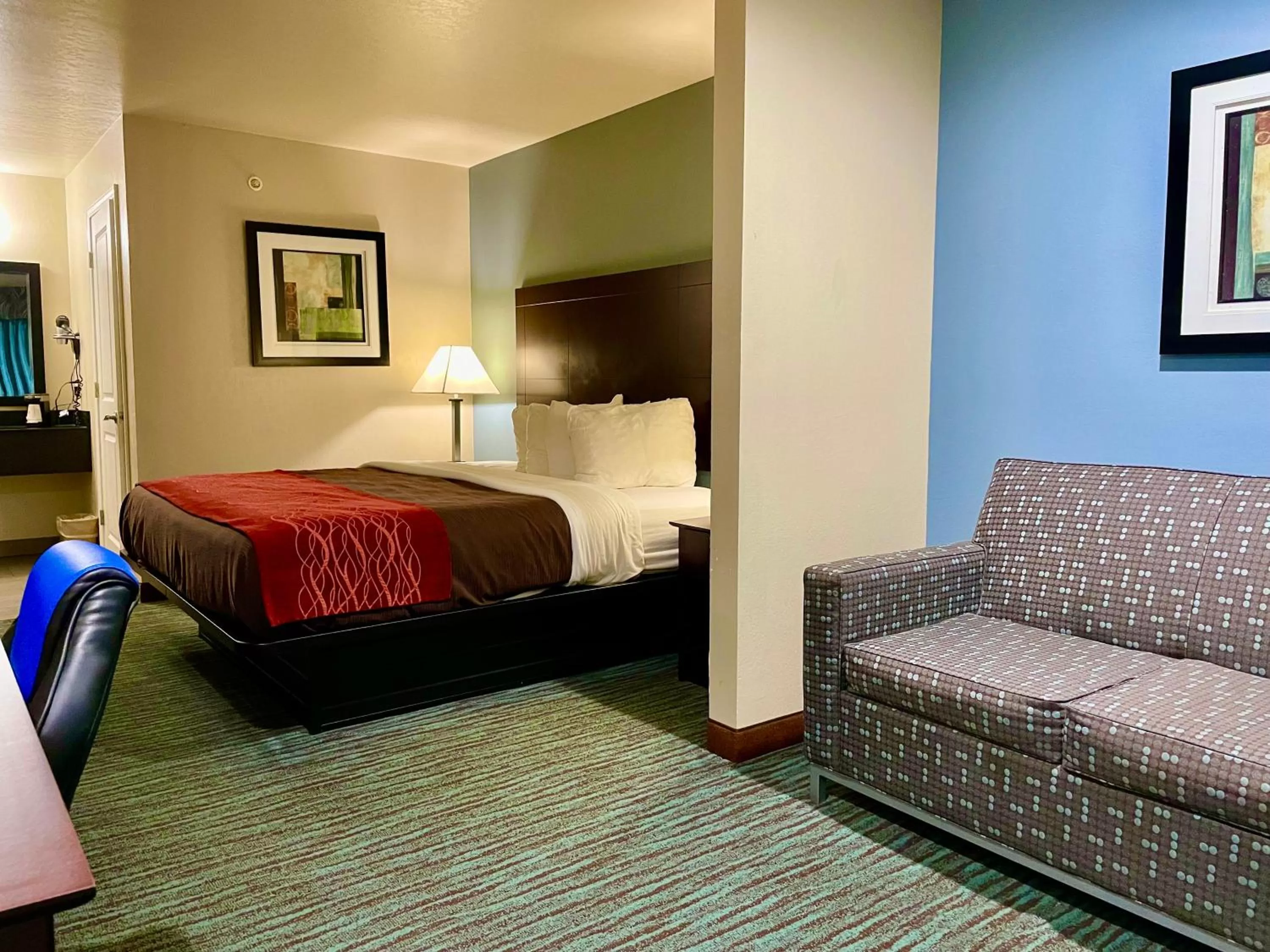 King Room in Garden Inn and Suites