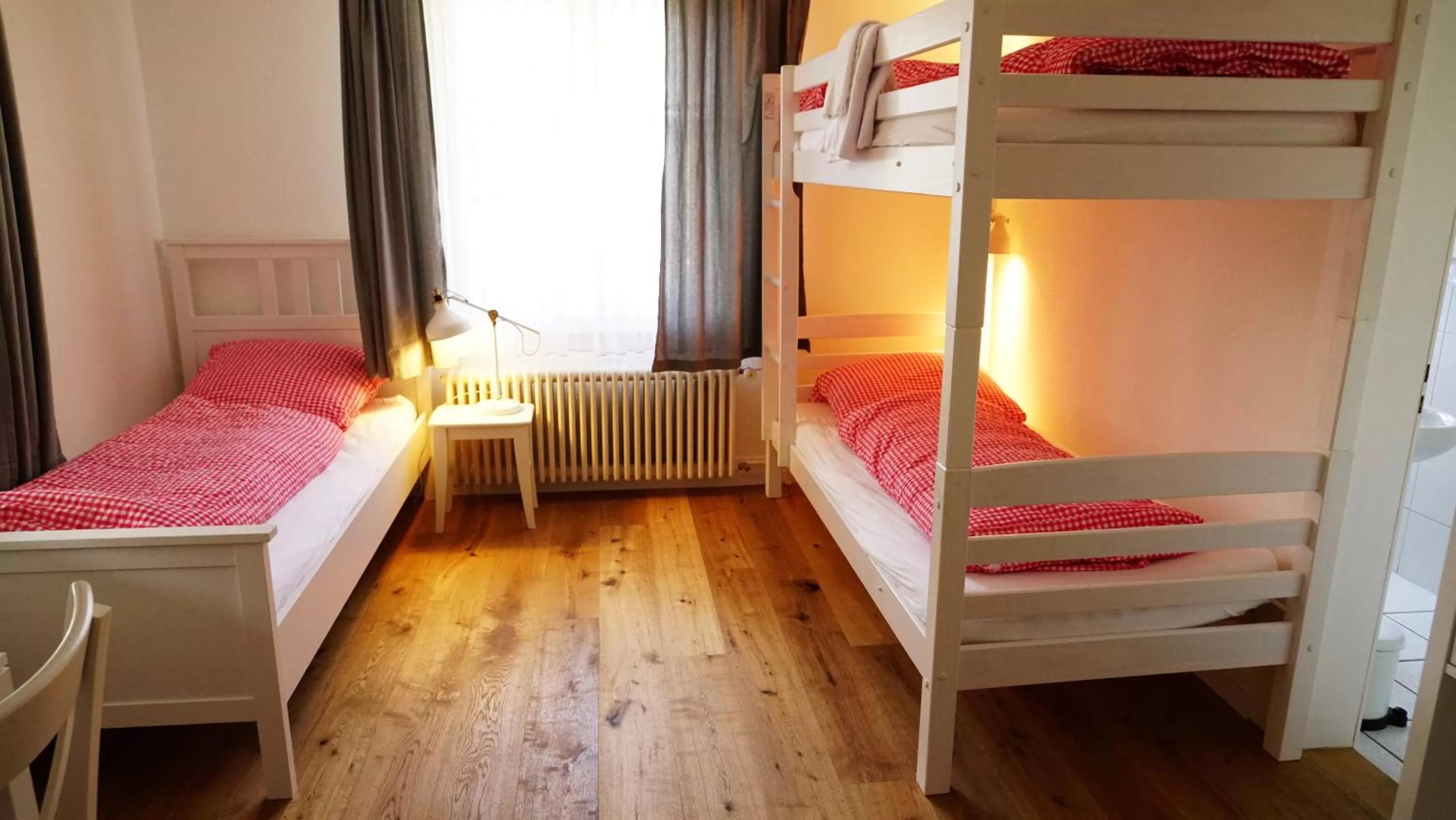 Standard Triple Room in Adventure Guesthouse Interlaken