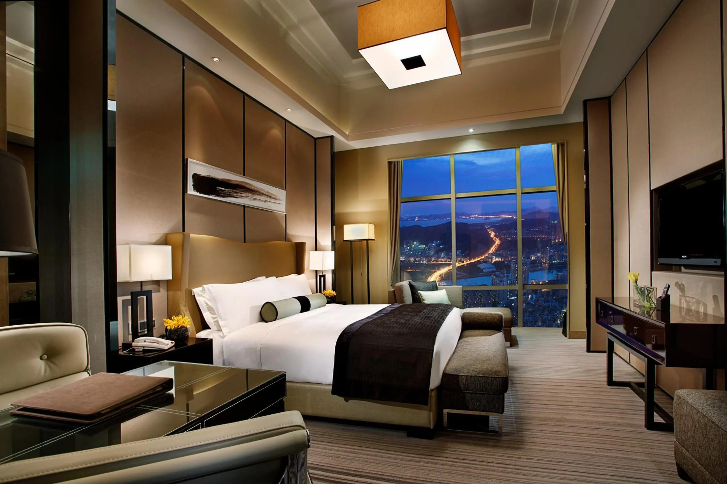 Executive Queen Room in Mels Weldon Dongguan Humen