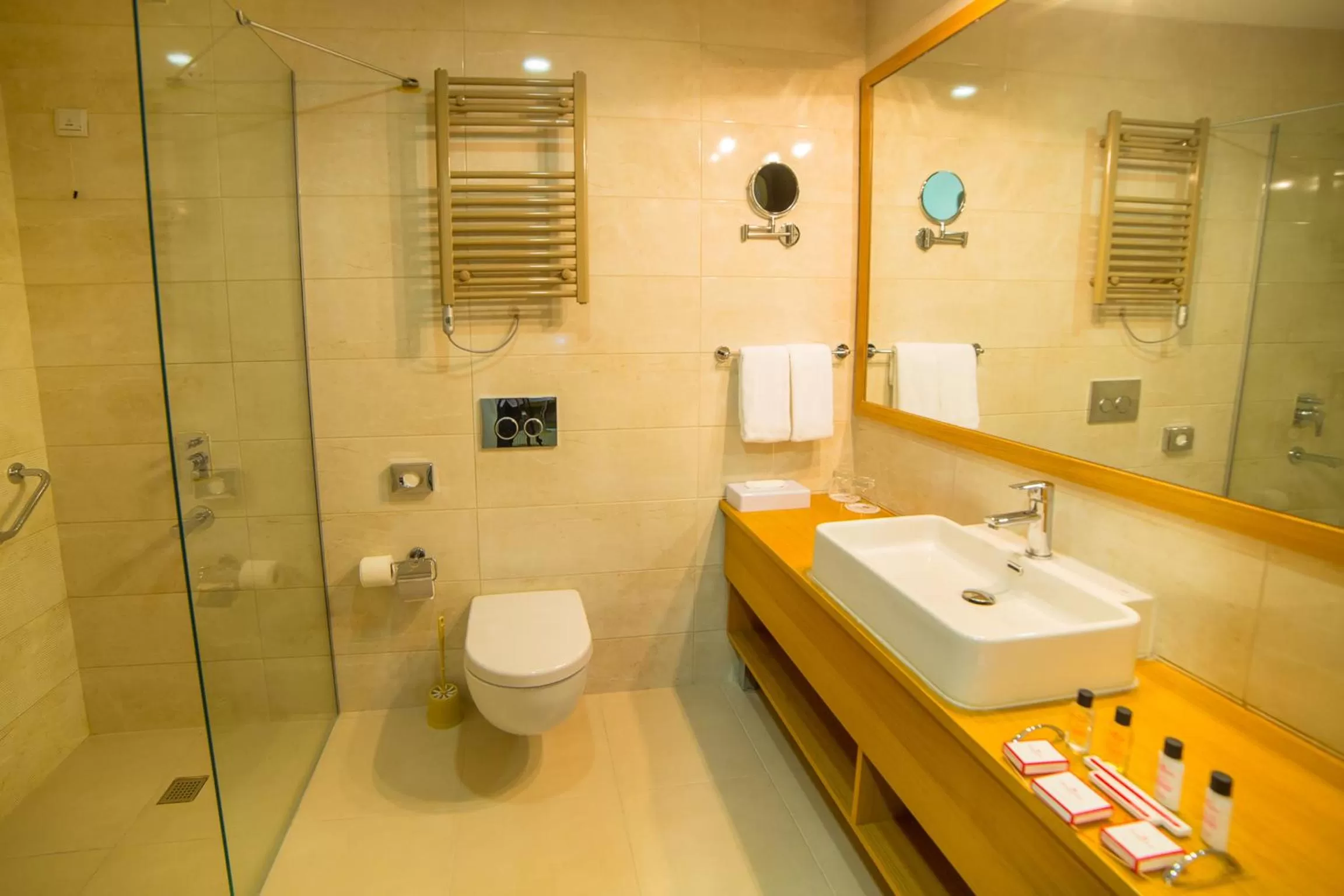 Atrium Twin Room in Ramada by Wyndham Podgorica