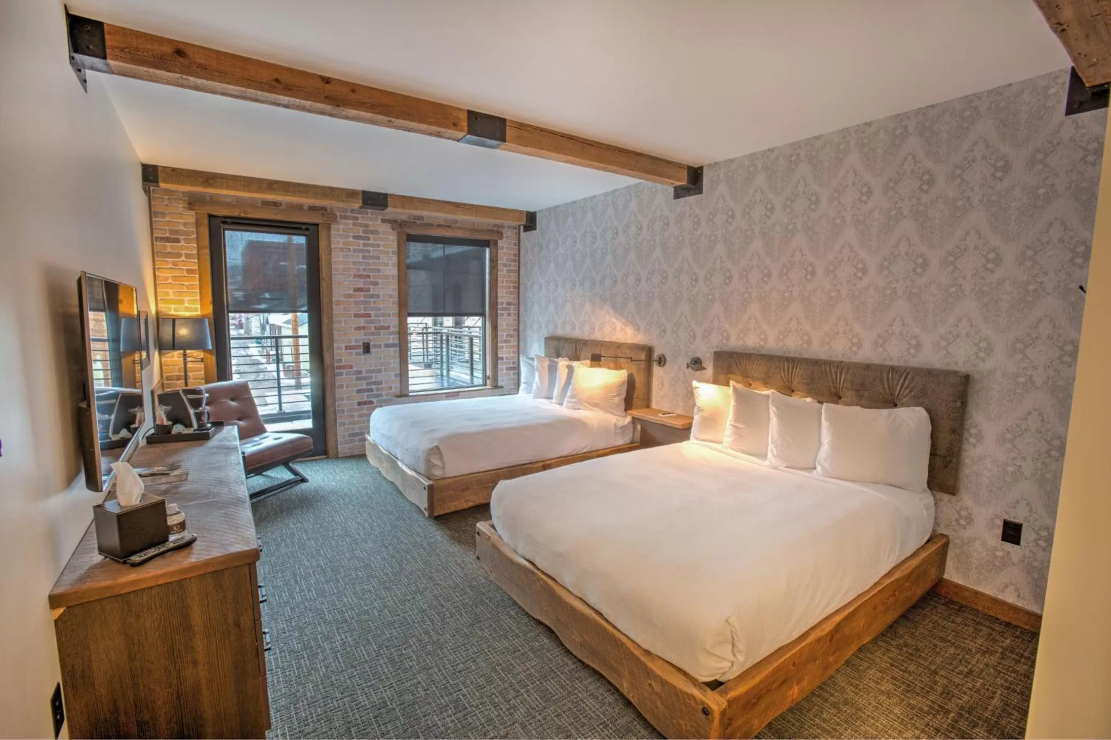 Queen Room - Disability Access in Hotel Crosby