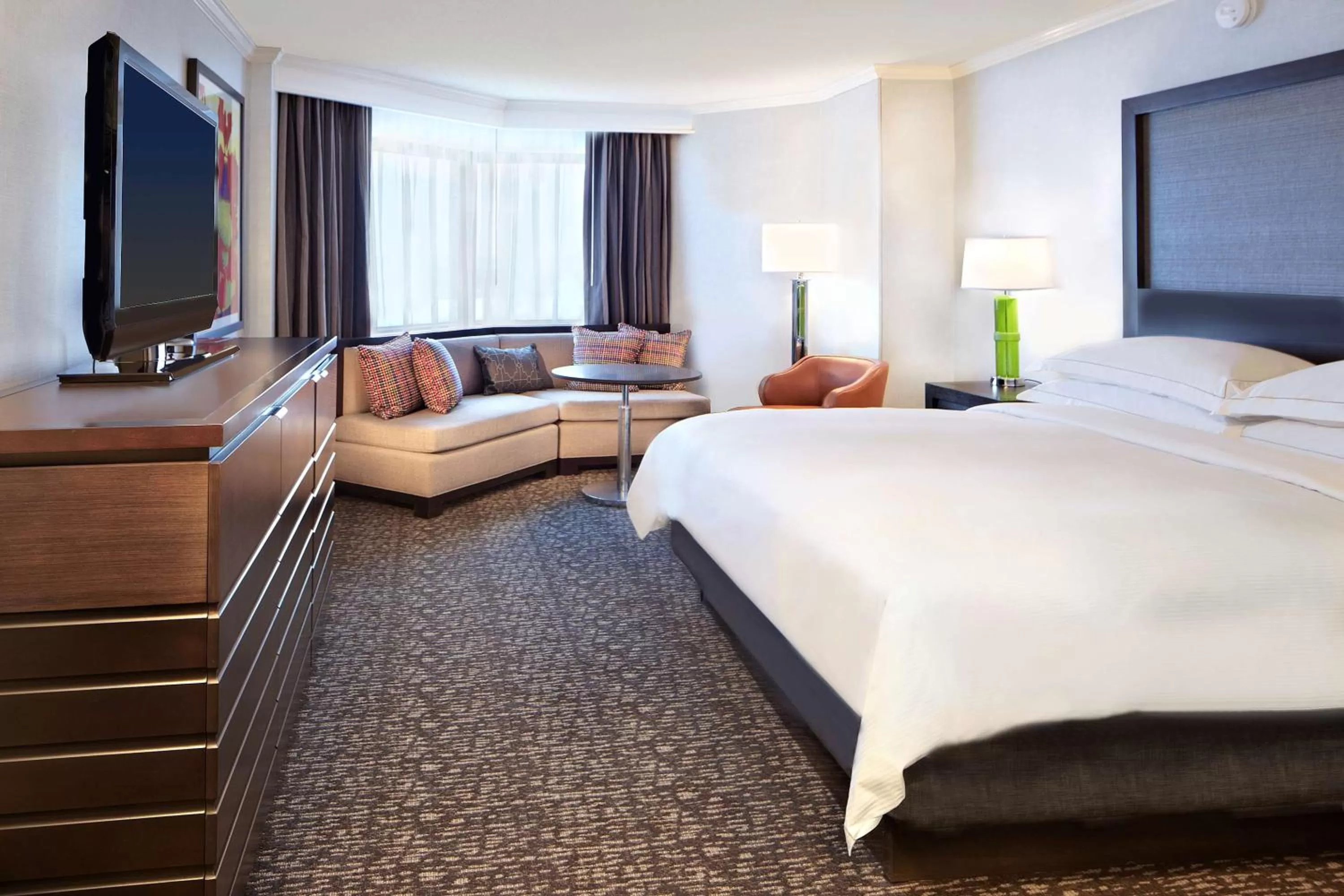 Superior King Room in Hilton Minneapolis-St Paul Airport
