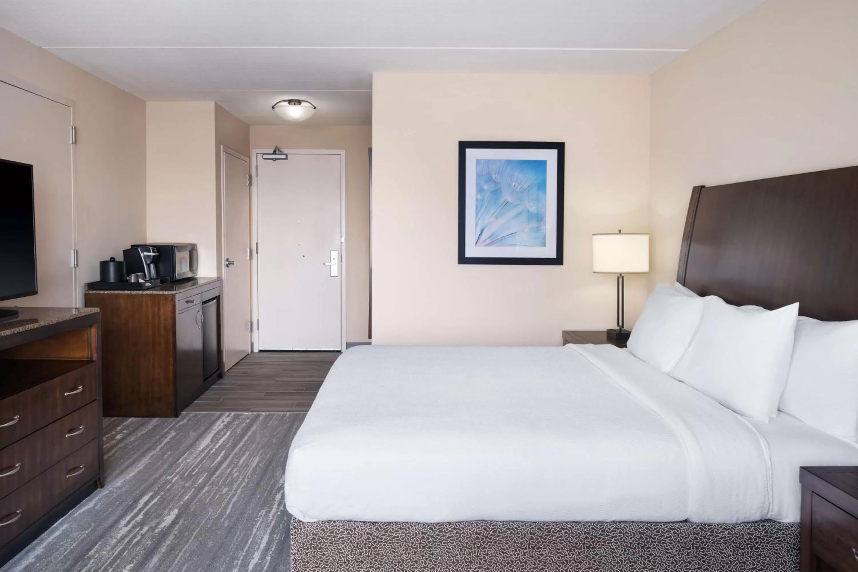 King Room with Accessible Tub - Mobility Access in Hilton Garden Inn Houston/Bush Intercontinental Airport