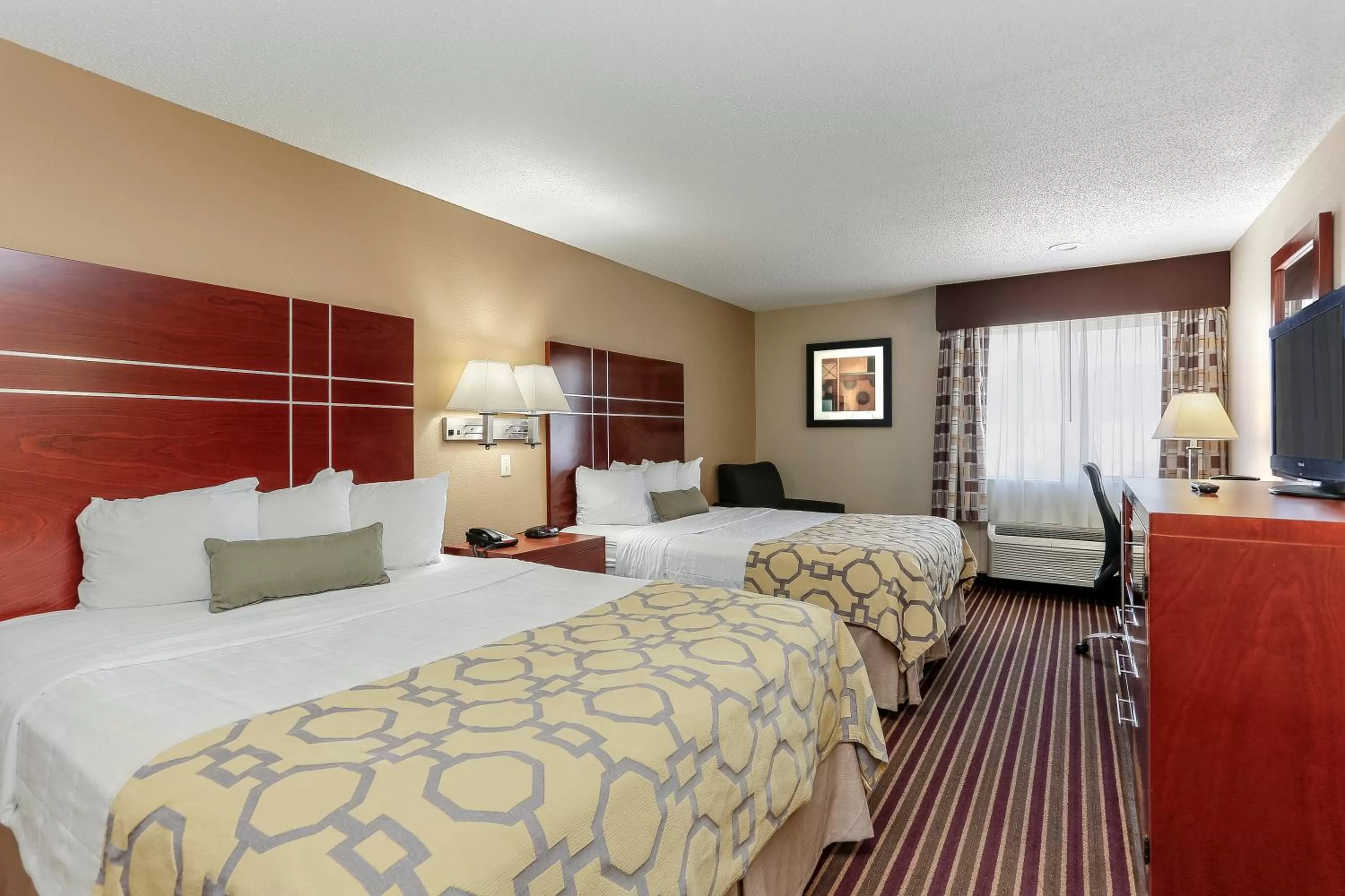  Queen Room with Two Queen Beds - Disability Access/Non-Smoking in Baymont by Wyndham Bowling Green