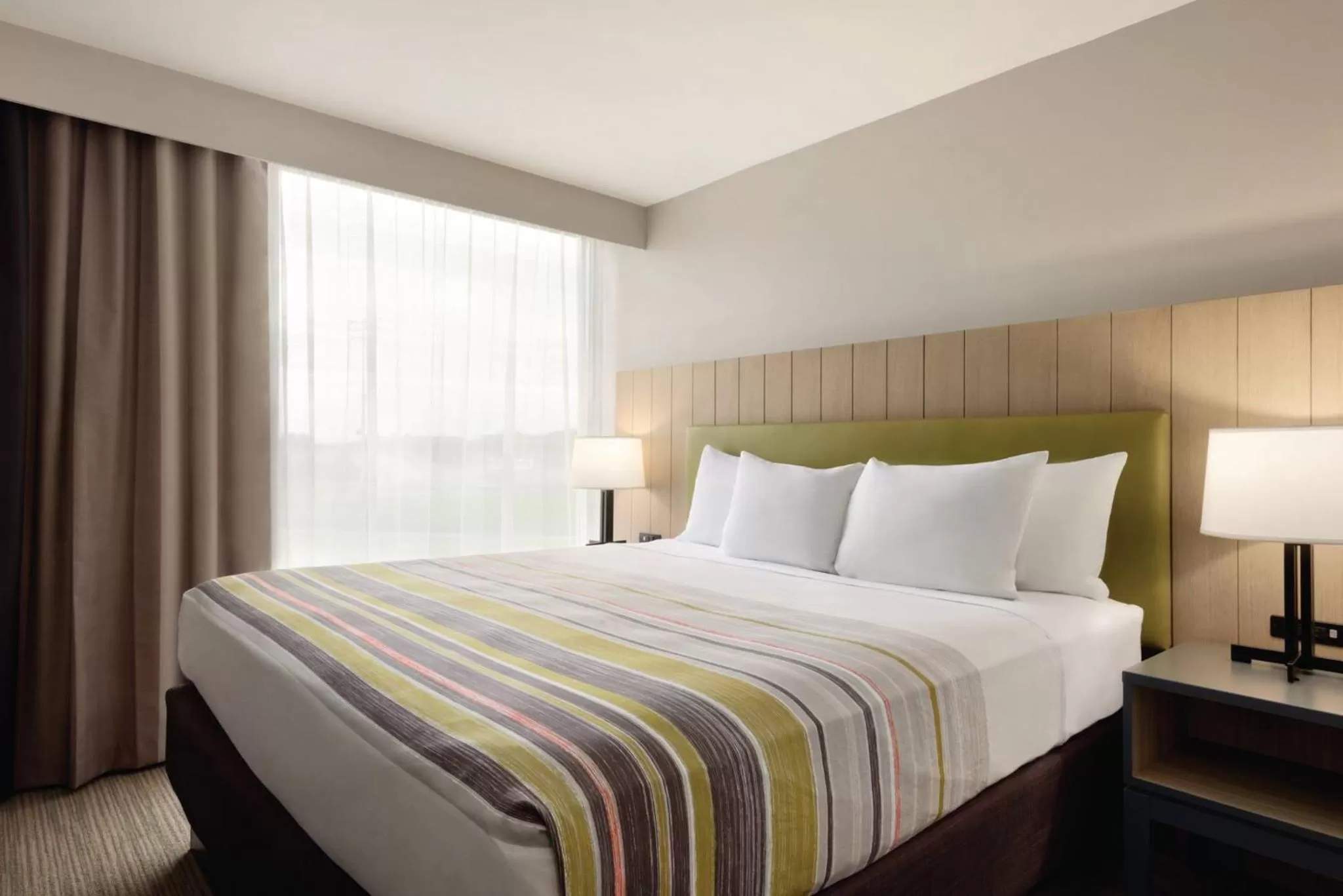 King Studio Suite with Sofa Bed - Non-Smoking in Country Inn & Suites by Radisson, Ft. Atkinson, WI