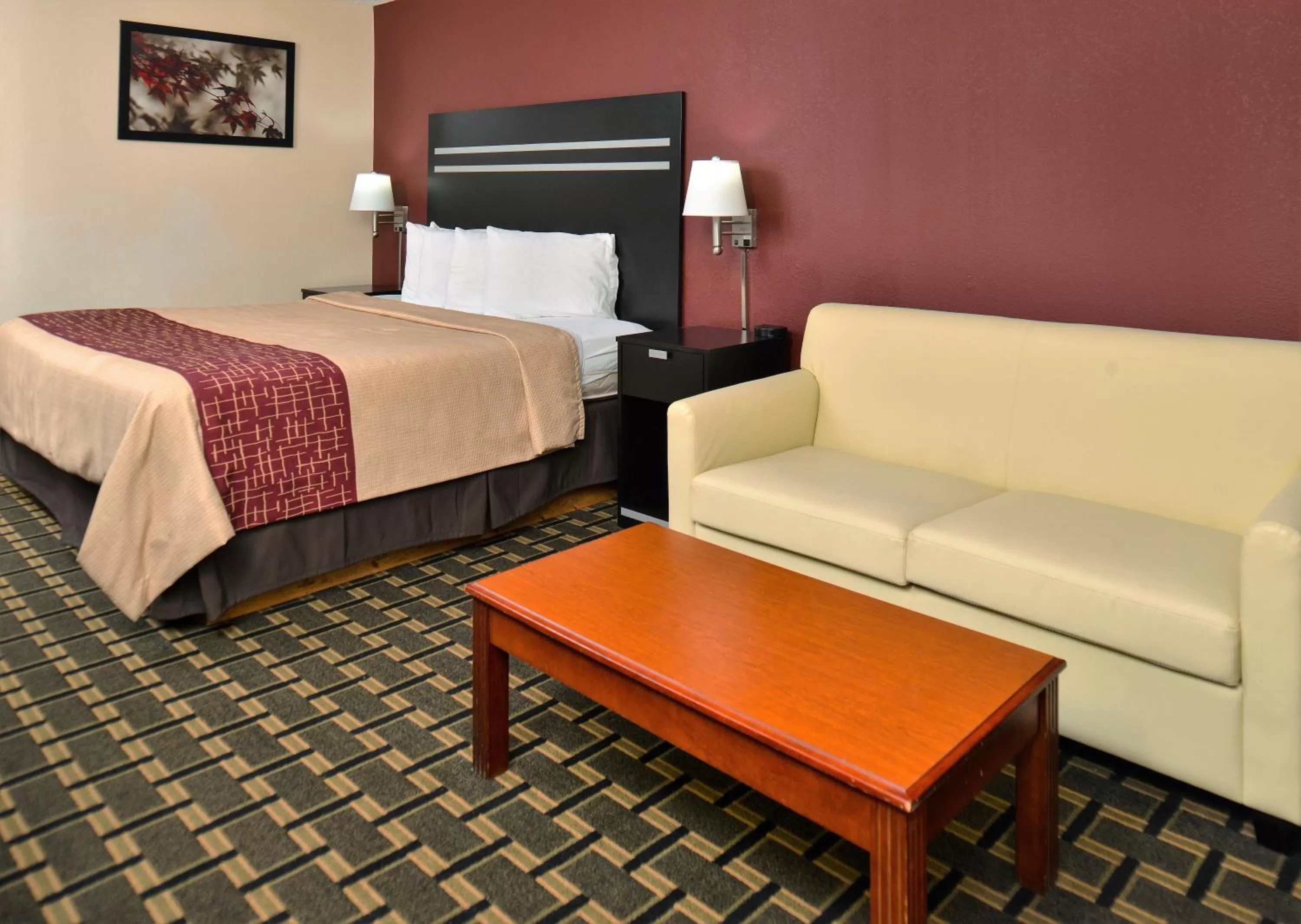 Superior King Room - Non-Smoking in Red Roof Inn Cartersville-Emerson-LakePoint North