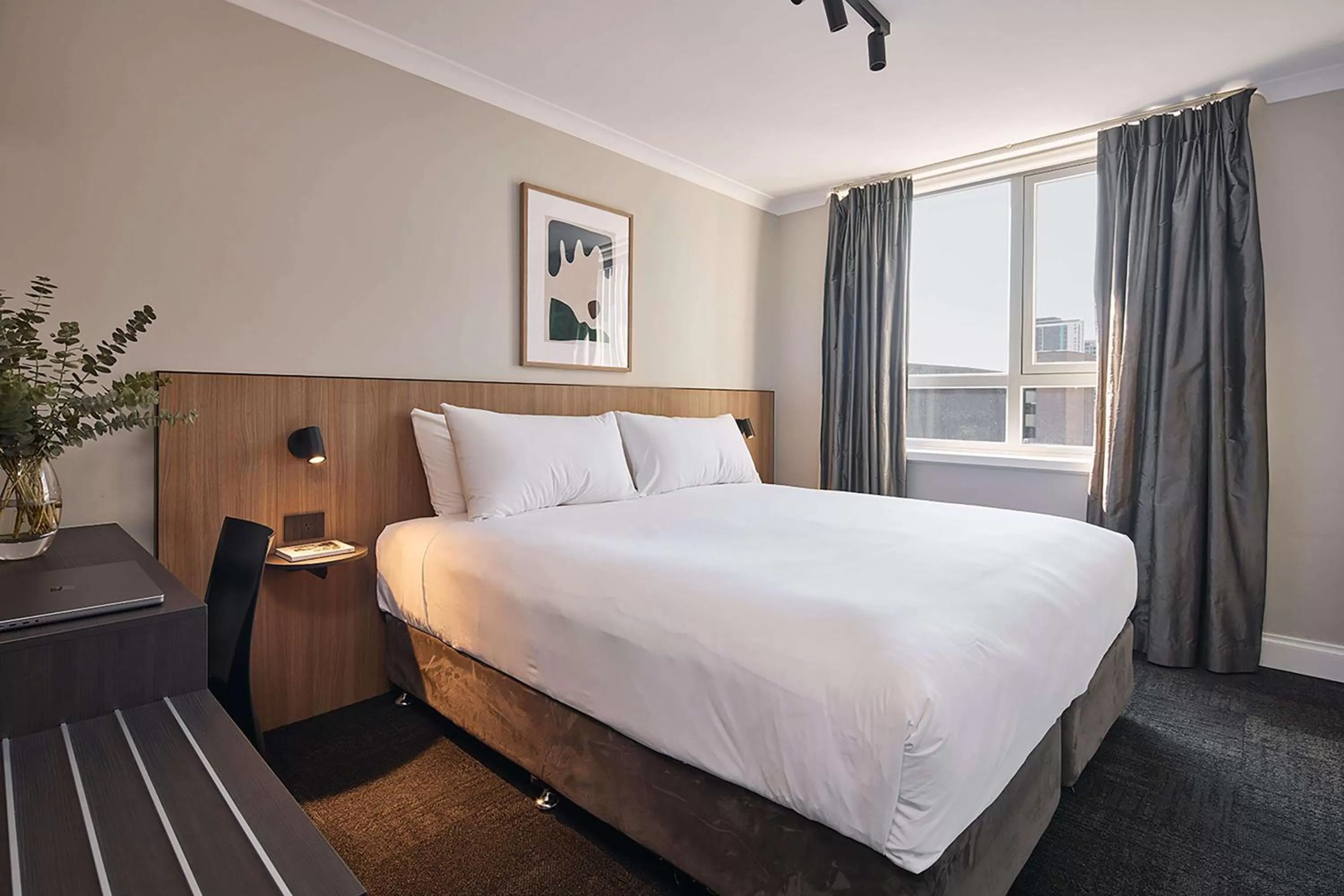 Petite King Room in Pensione Hotel Perth