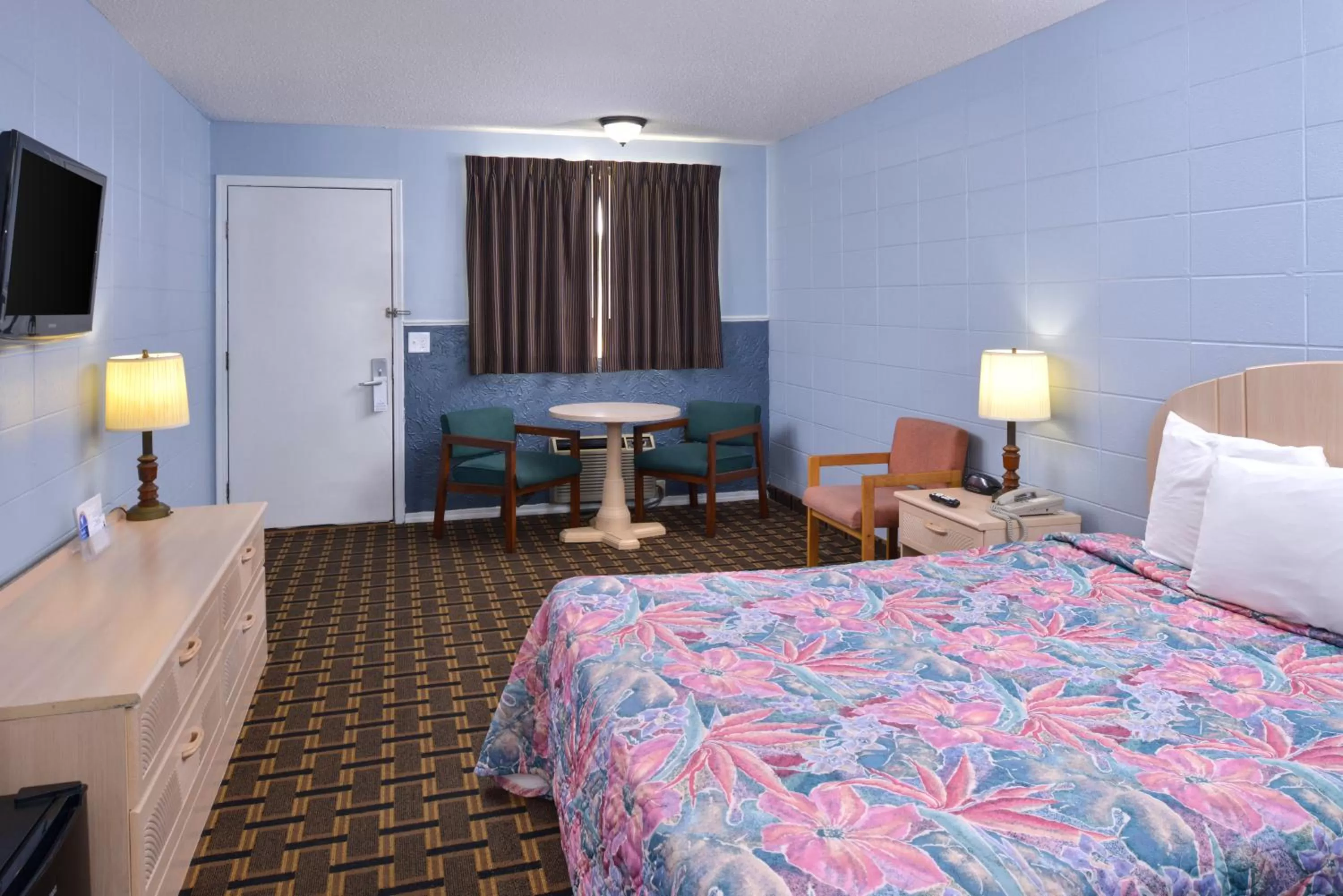 King Suite with Two King Beds - Non-Smoking in Americas Best Value Inn & Suites Branson - Near the Strip