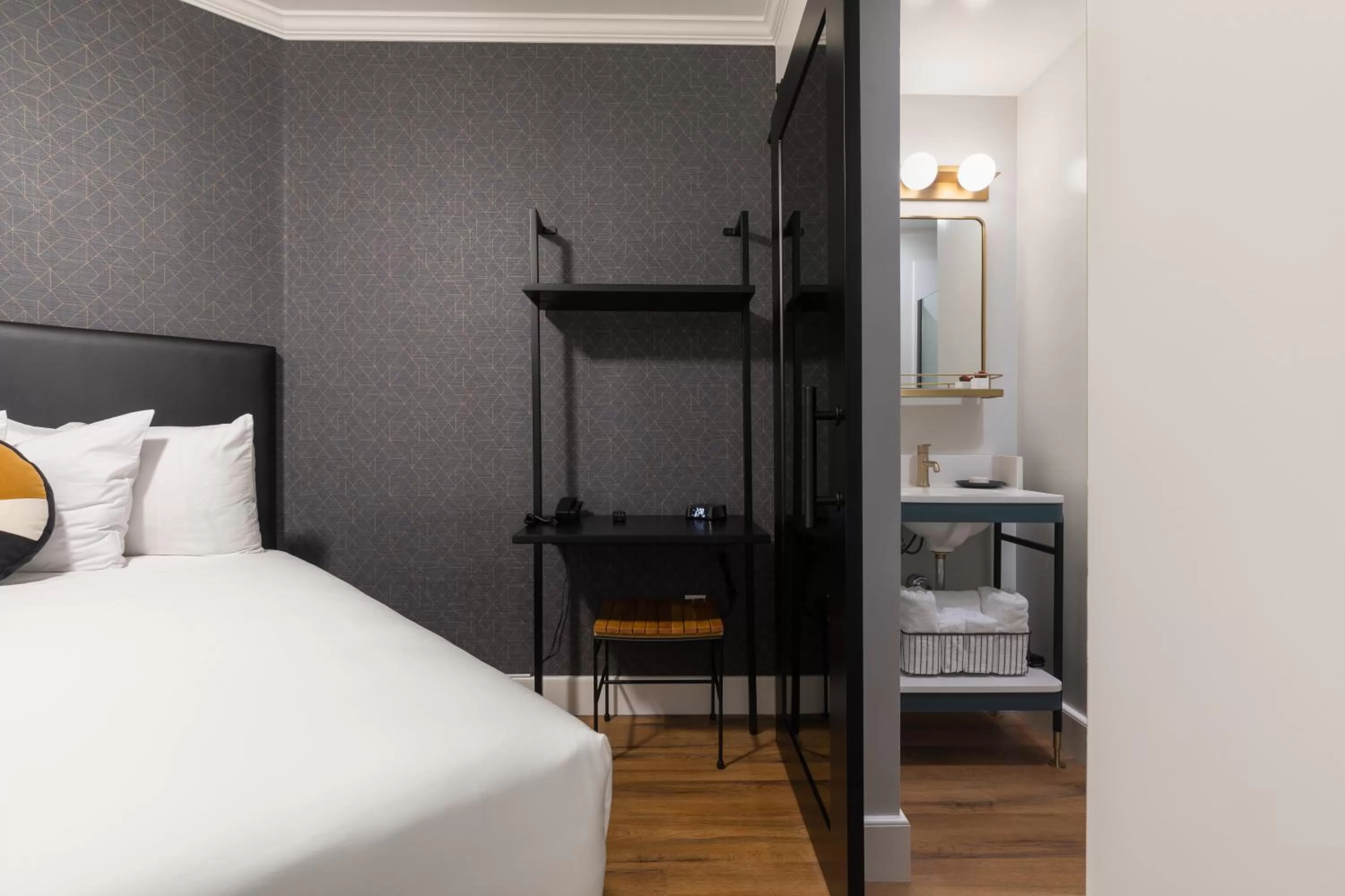 Small Double Room in Hotel Stratford San Francisco - Handwritten Collection