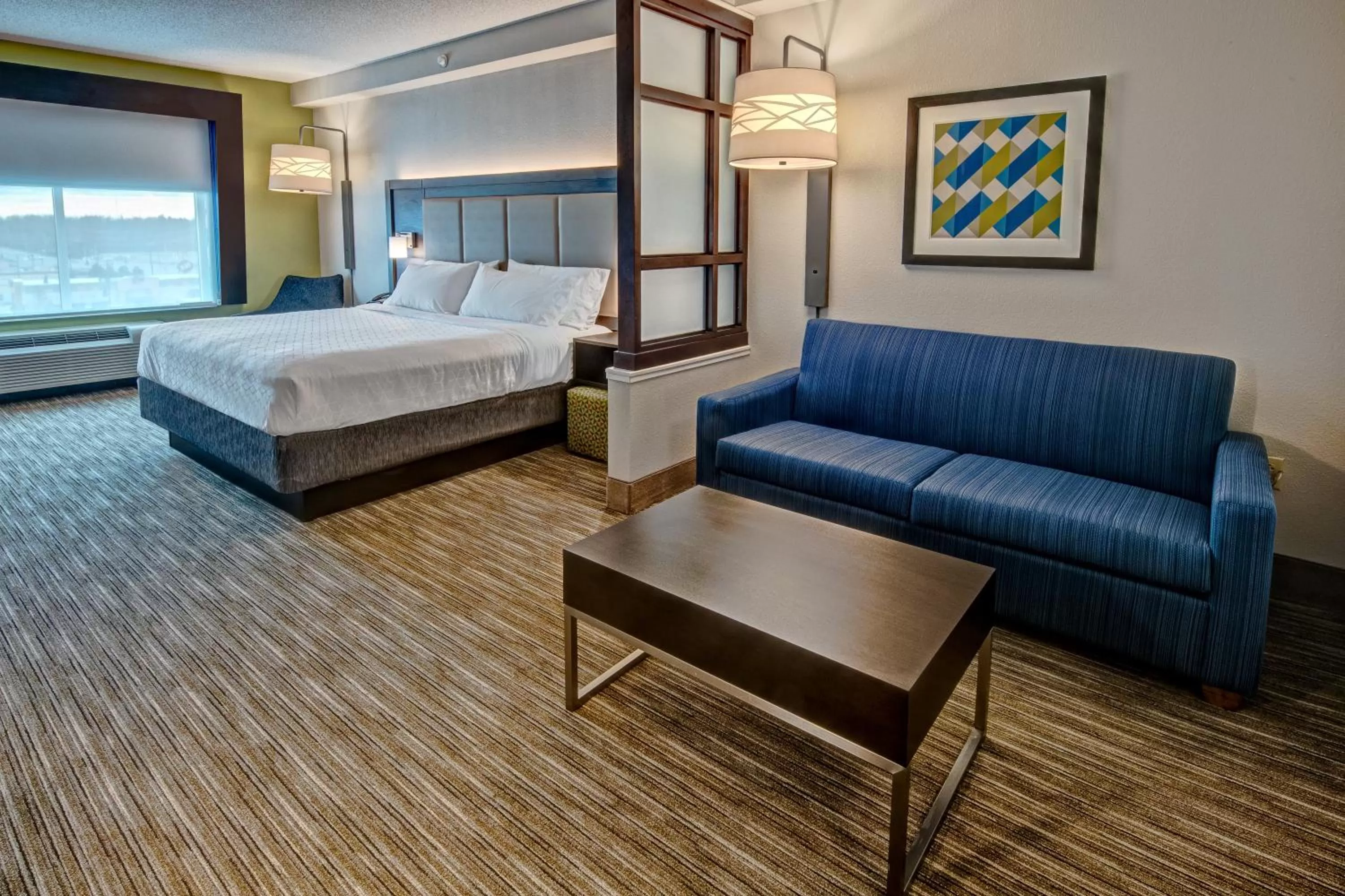 King Suite - Communication Accessible in Holiday Inn Express Hotel & Suites Jackson Northeast by IHG