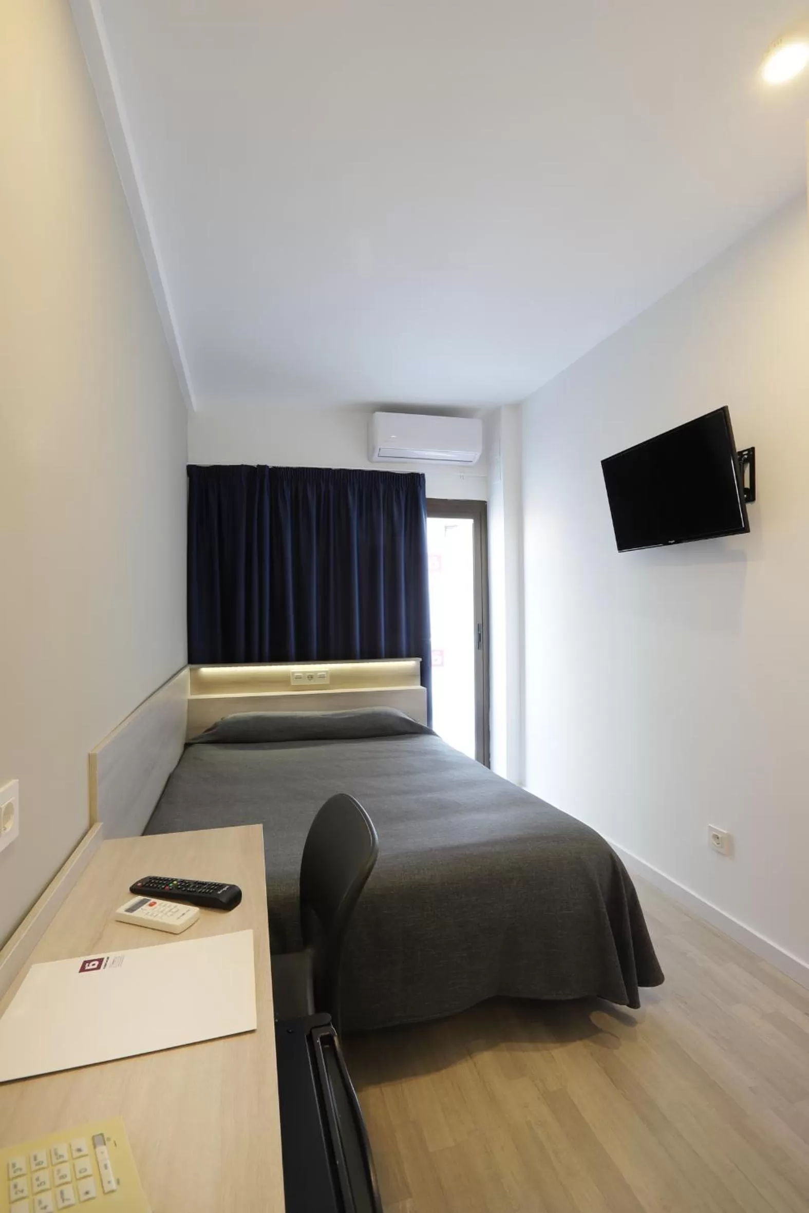 Single Room in Hotel Brasil