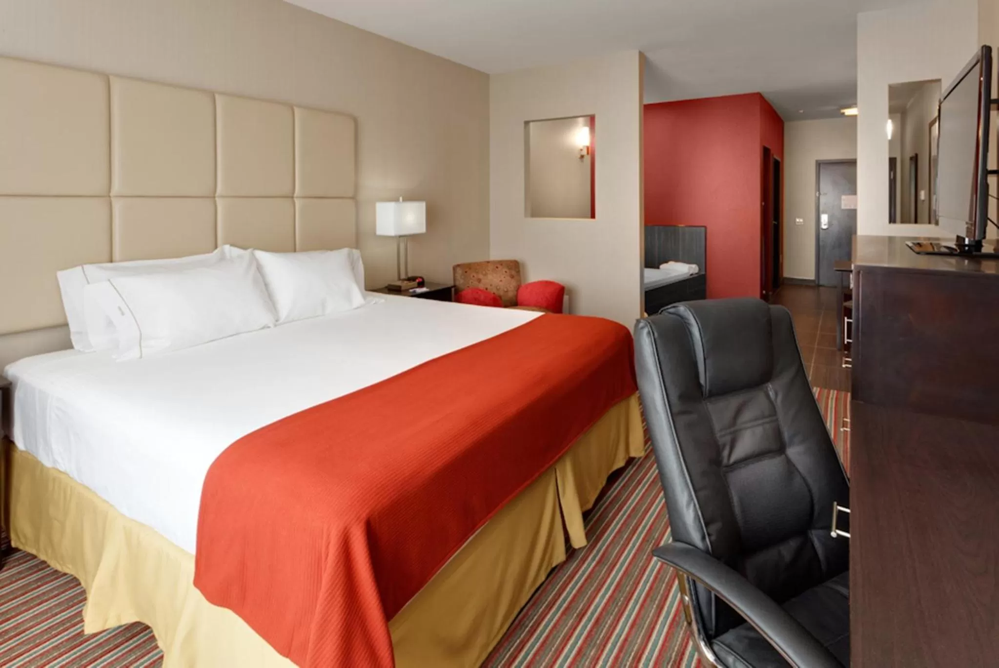 Holiday Inn Express &amp; Suites Northeast by IHG