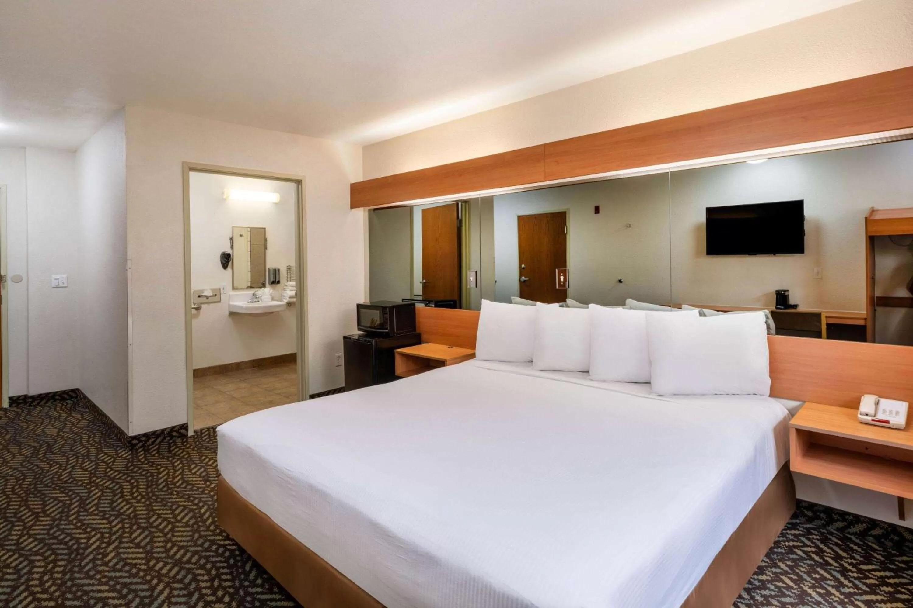 Standard King Room - Disability Access/Non-Smoking in Microtel Inn & Suites by Wyndham Salt Lake City Airport