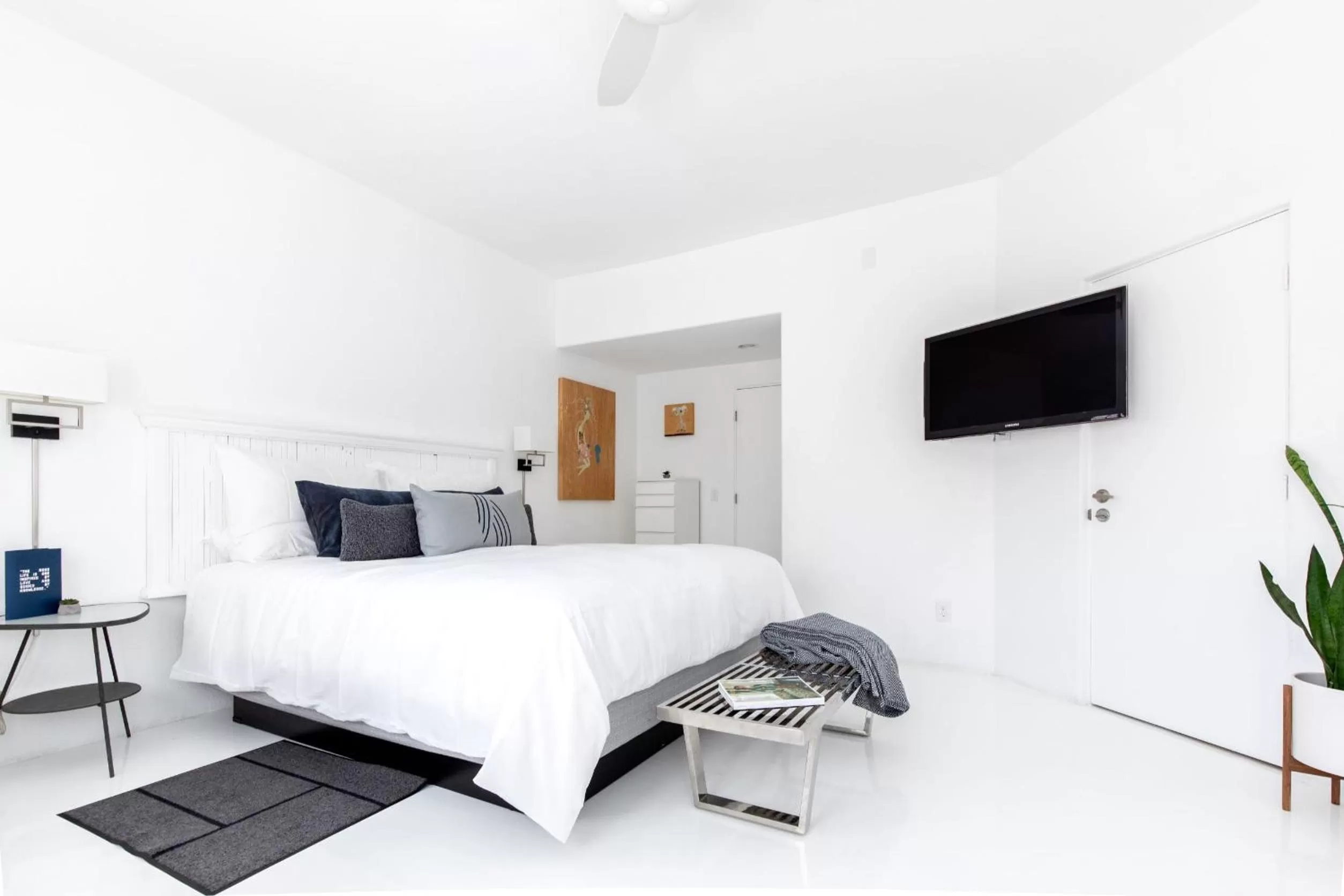 King Room with Pool View in Alcazar Palm Springs