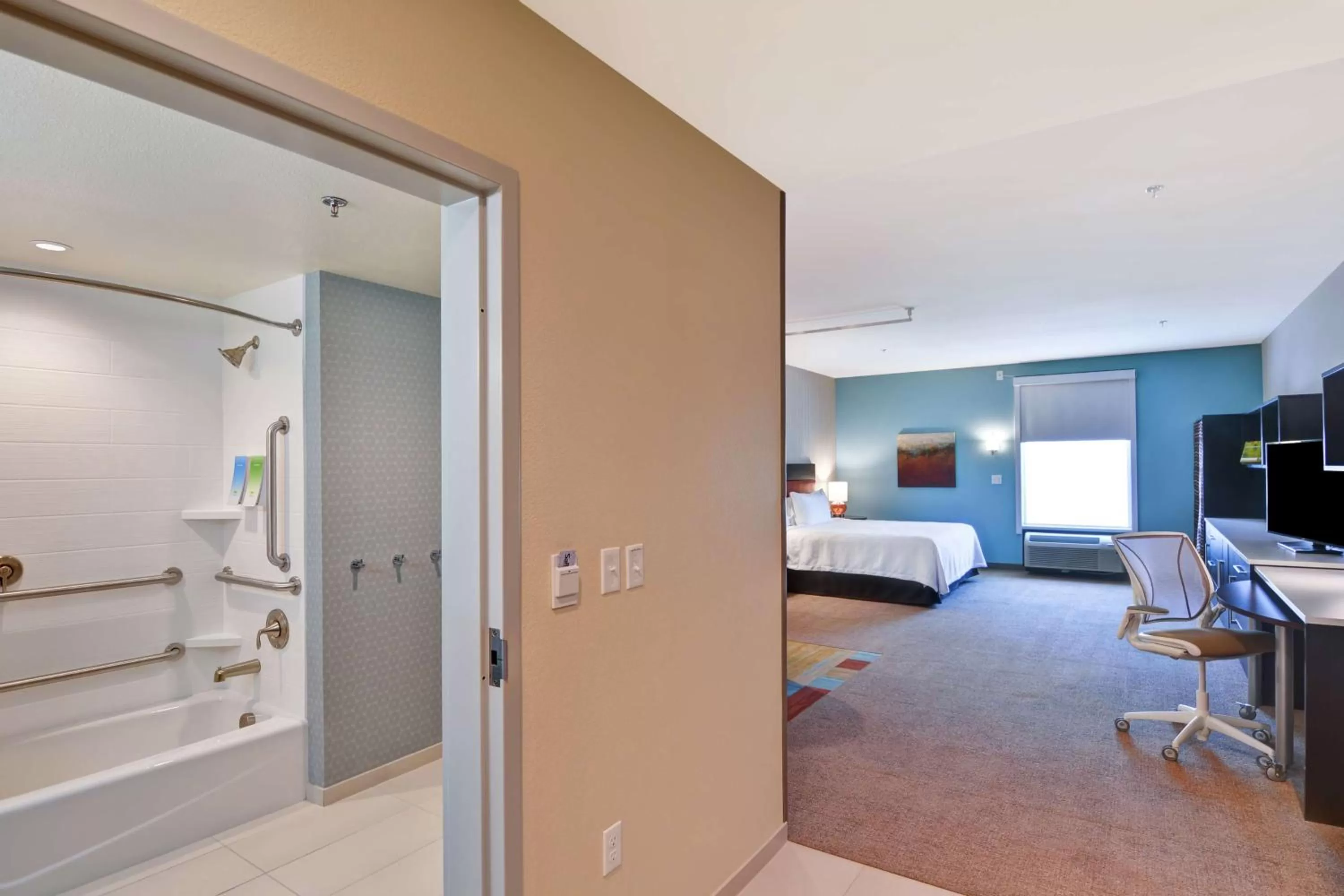 King Suite - Mobility and Hearing Access/Non-Smoking in Home2 Suites By Hilton Las Vegas Strip South