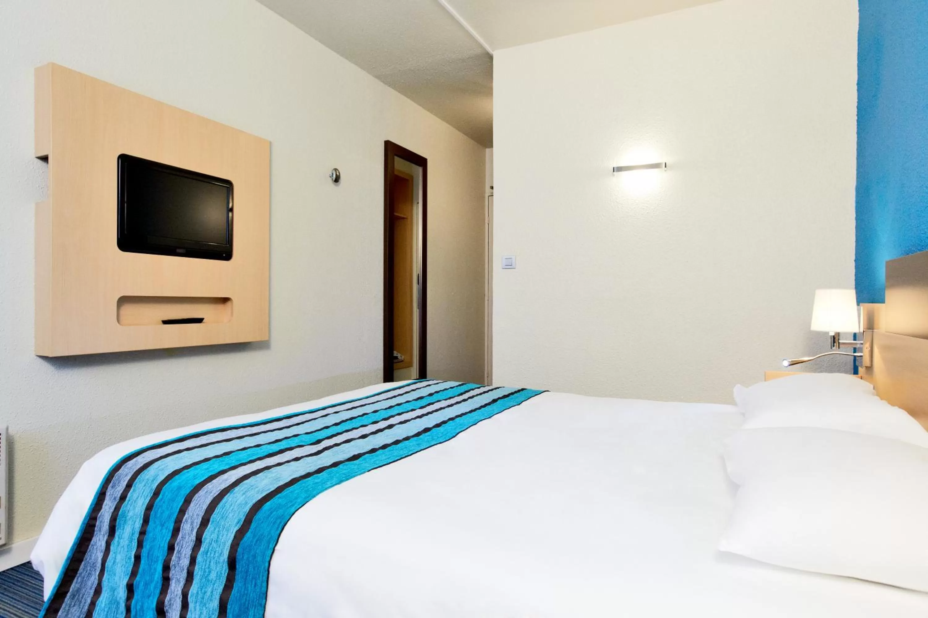 Double Room in Kyriad Viry-Chatillon