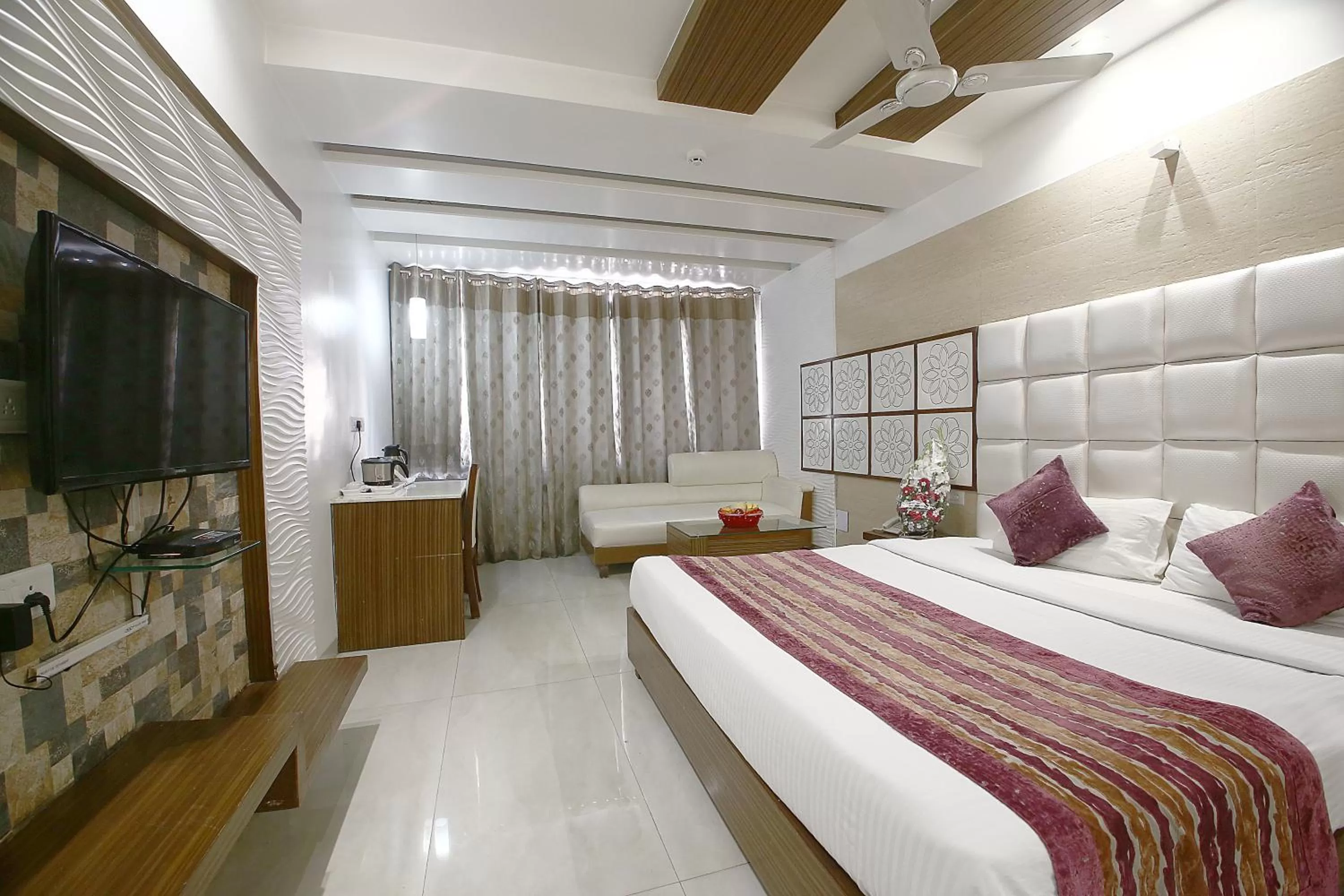 Club Double Room - single occupancy in Hotel Emerald