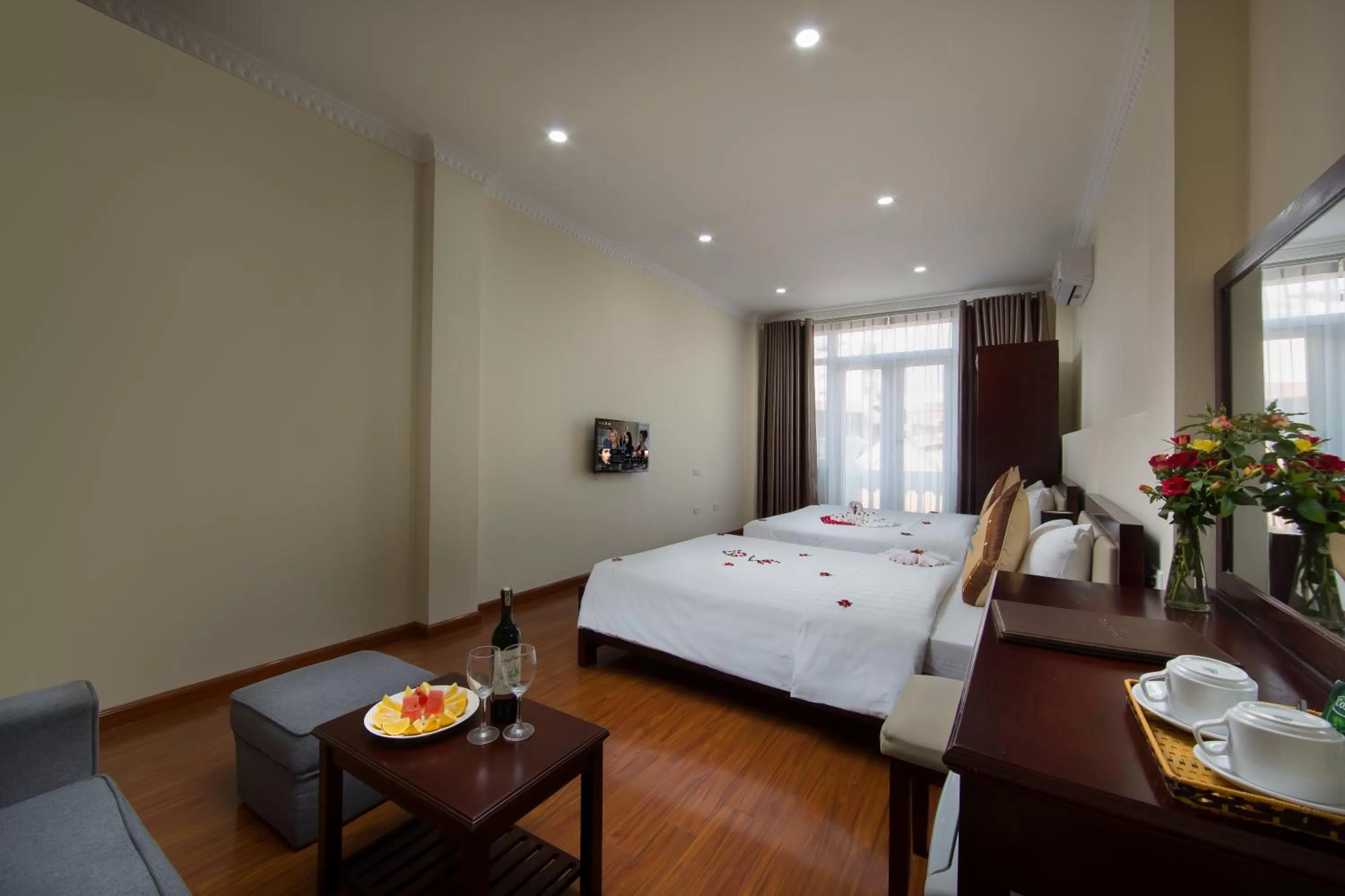 Triple Room with City View in Spoon Hotel