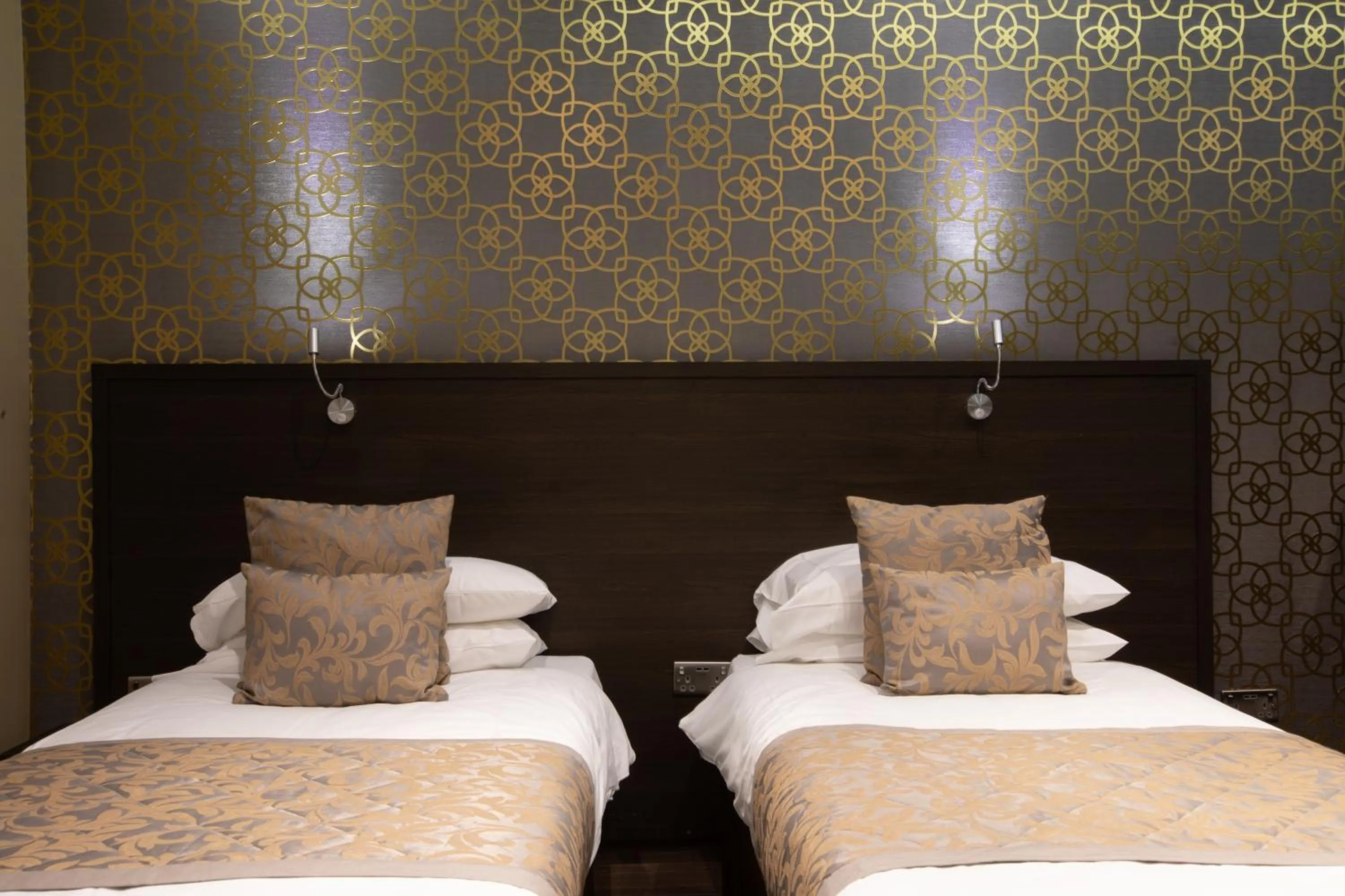 Studio Apartment - twin beds in Grainger Apartments