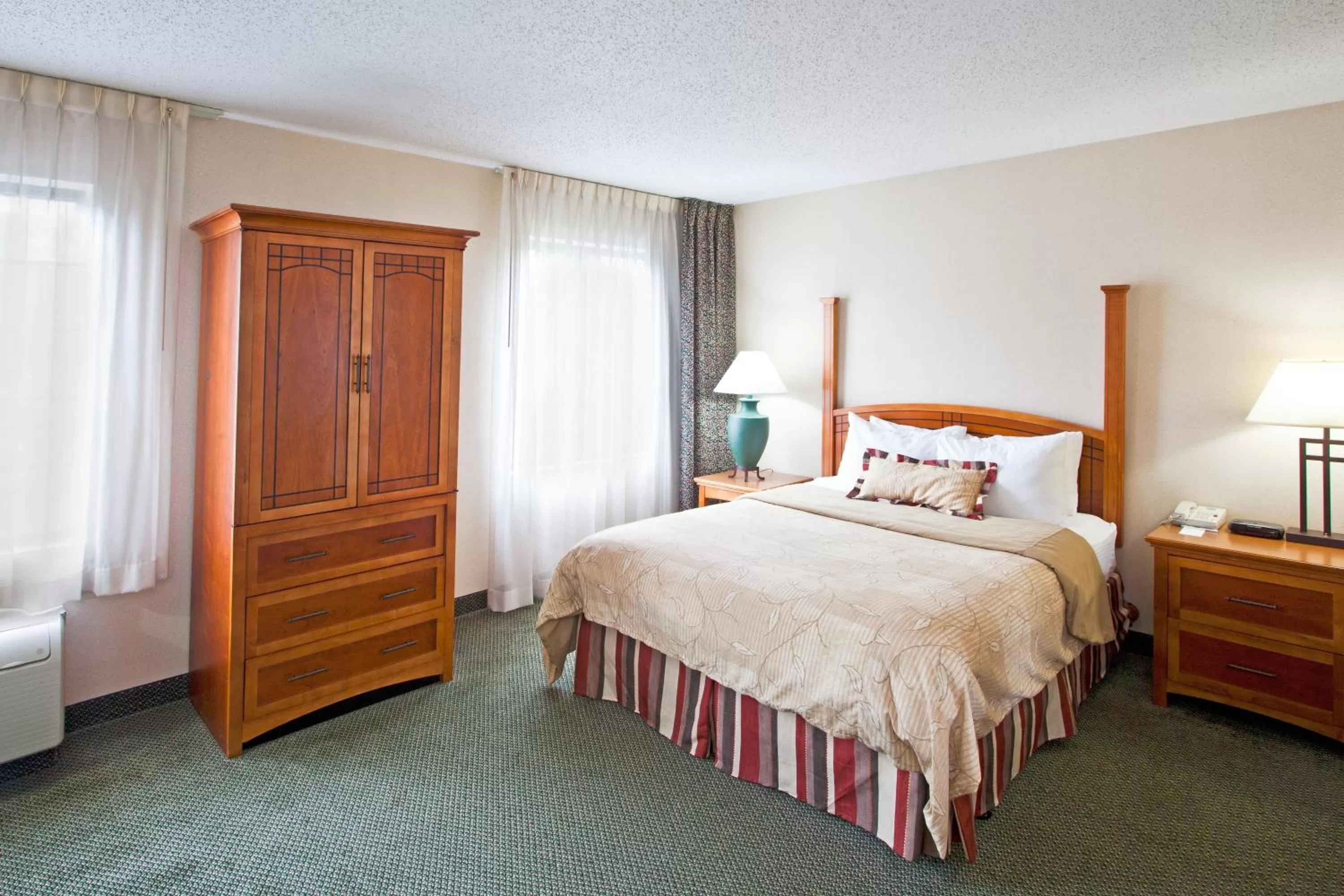 Staybridge Suites Detroit-Utica by IHG