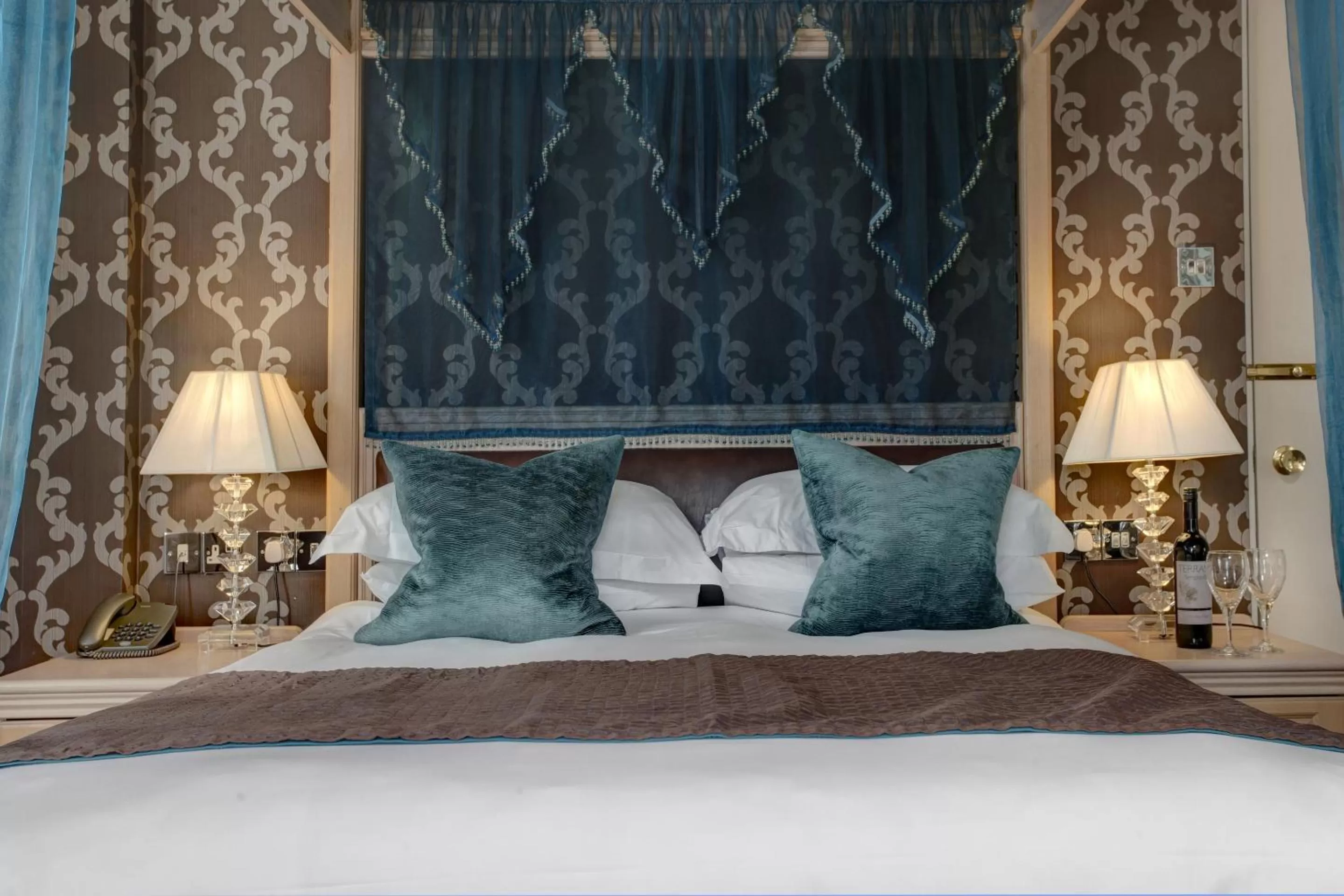 King Room in Ivy Hill Hotel, Sure Hotel Collection by Best Western