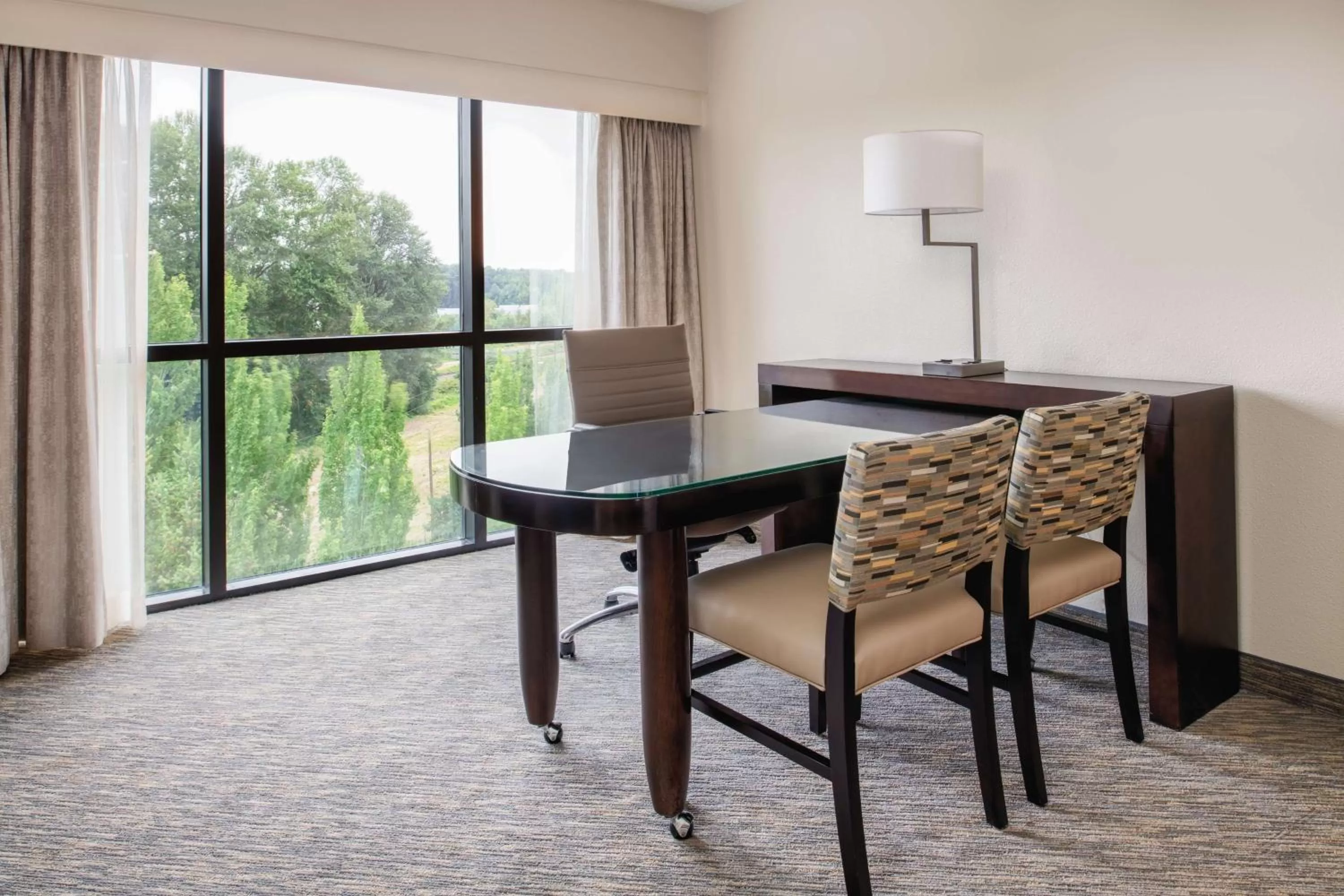 Premium Corner King Suite with Sofa Bed in Embassy Suites By Hilton Seattle - Tacoma International Airport