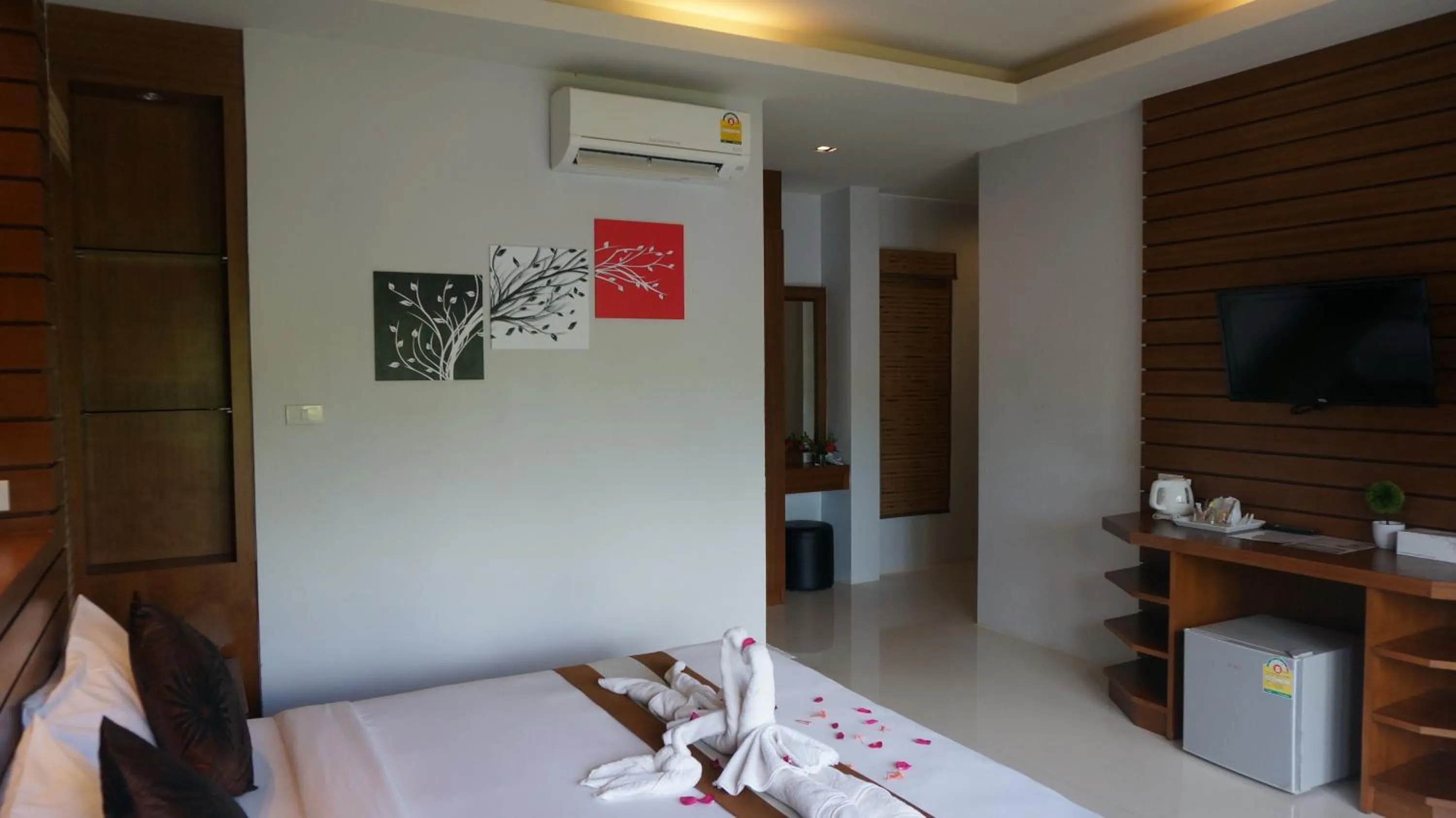 Deluxe Double Room in Lanta Intanin Resort - SHA Extra Plus