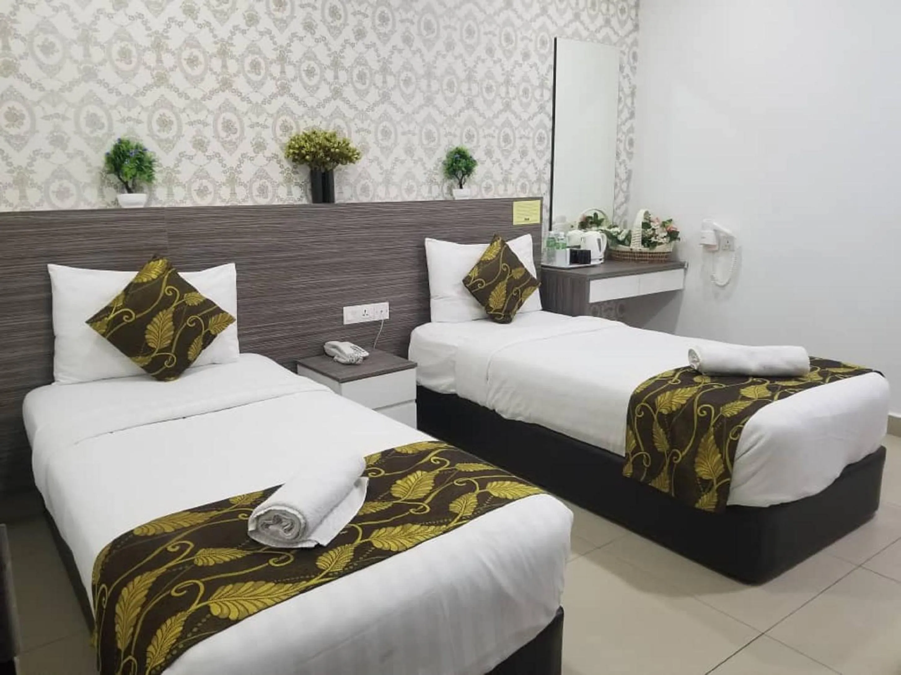 Deluxe Twin Room in D'Metro Hotel