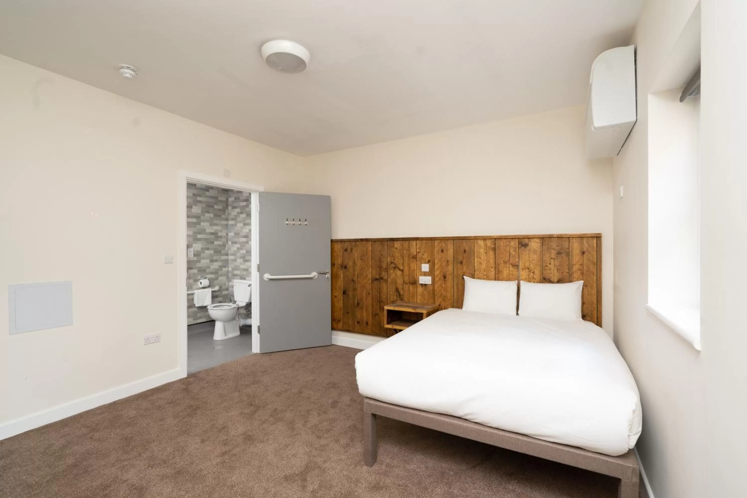 Double Room - Disability Access in Hotel DC, Stratford