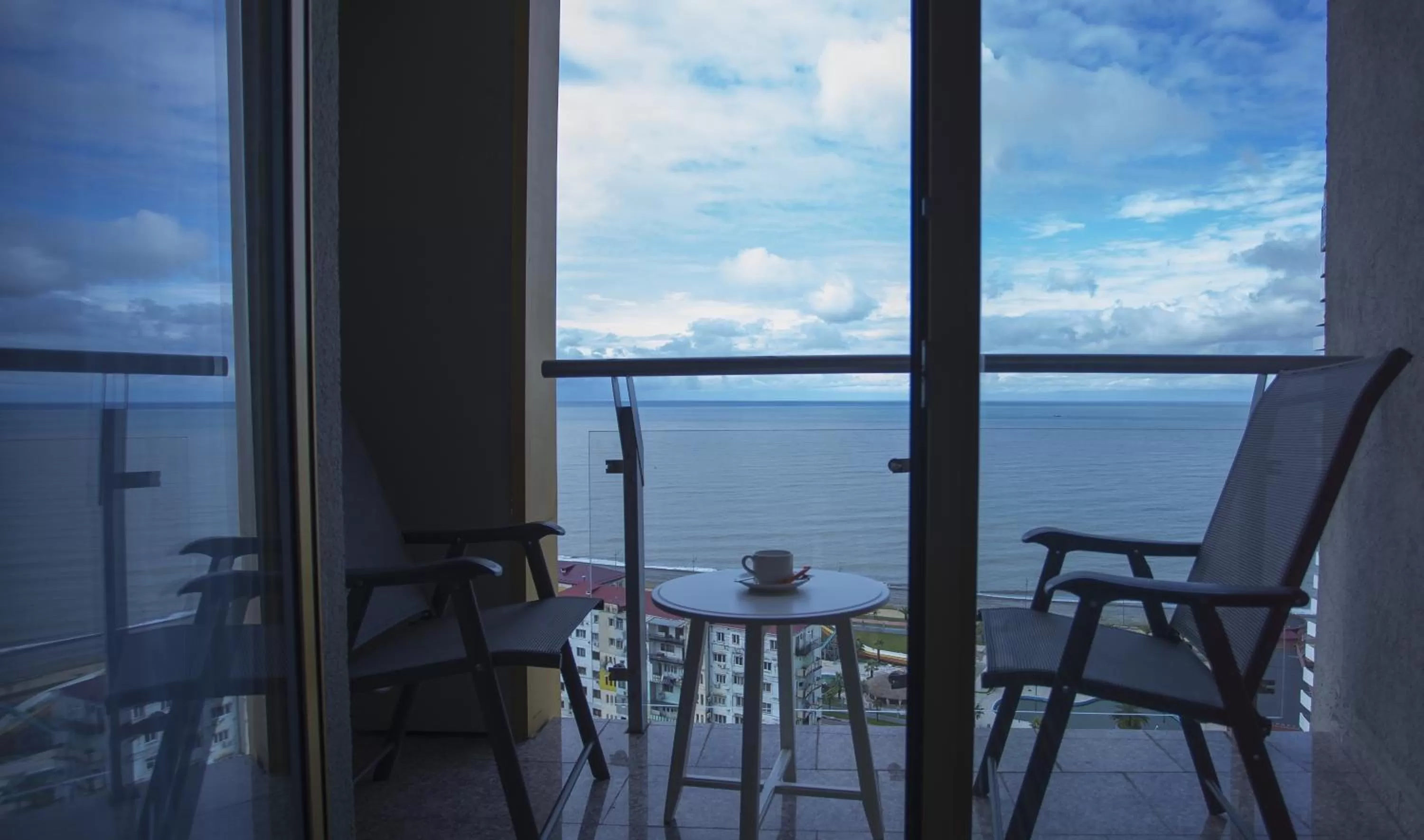 Family Room with Sea View in Aparthotel Tangerine