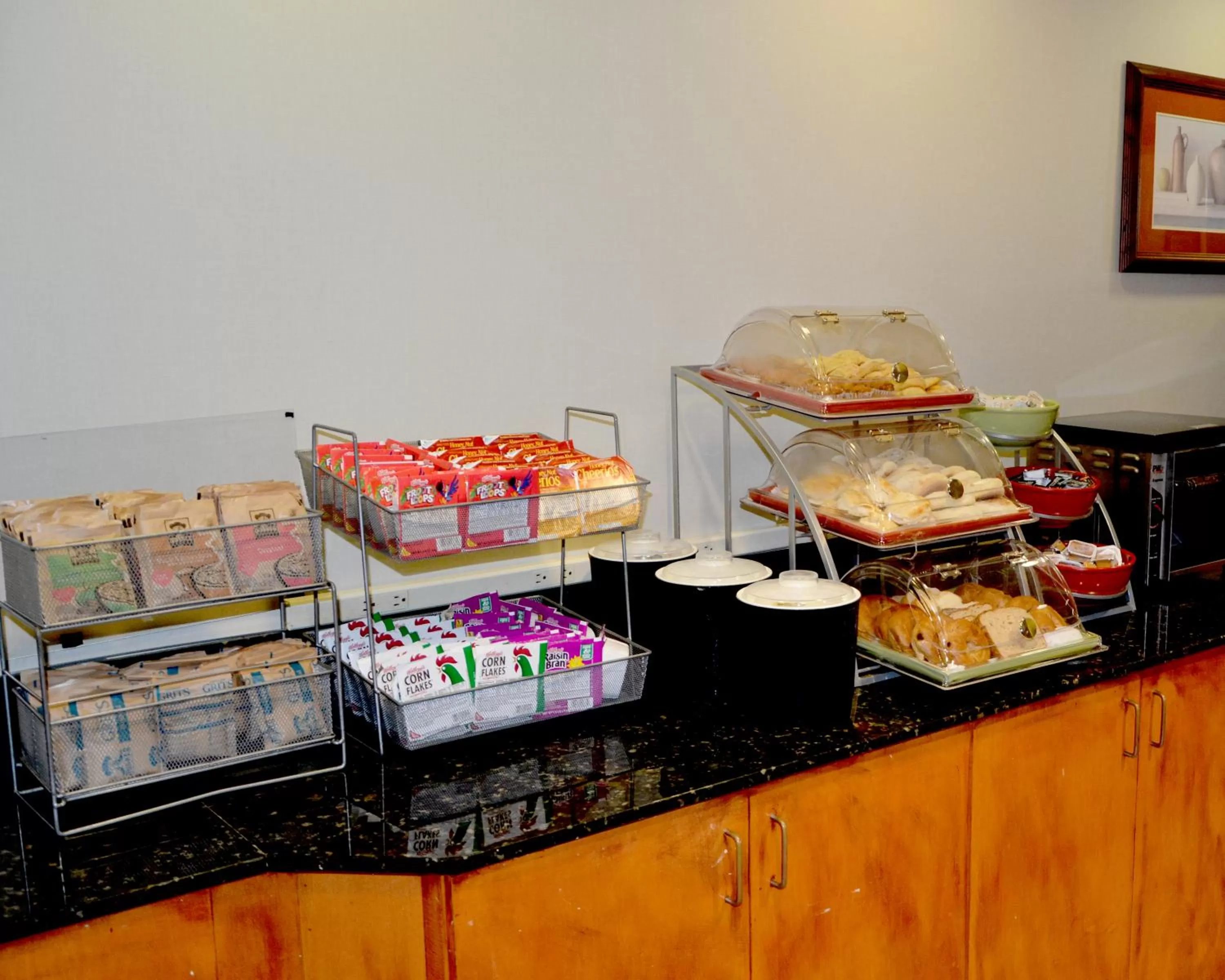 King Suite in Wingate by Wyndham West Monroe