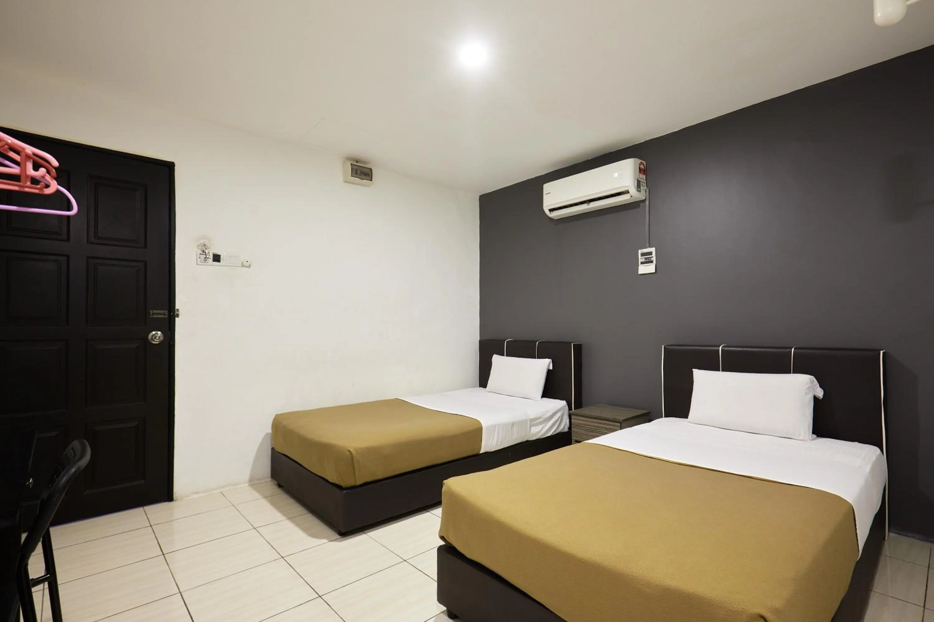 Deluxe Twin Room in Uncle Guesthouse Kuala Terengganu