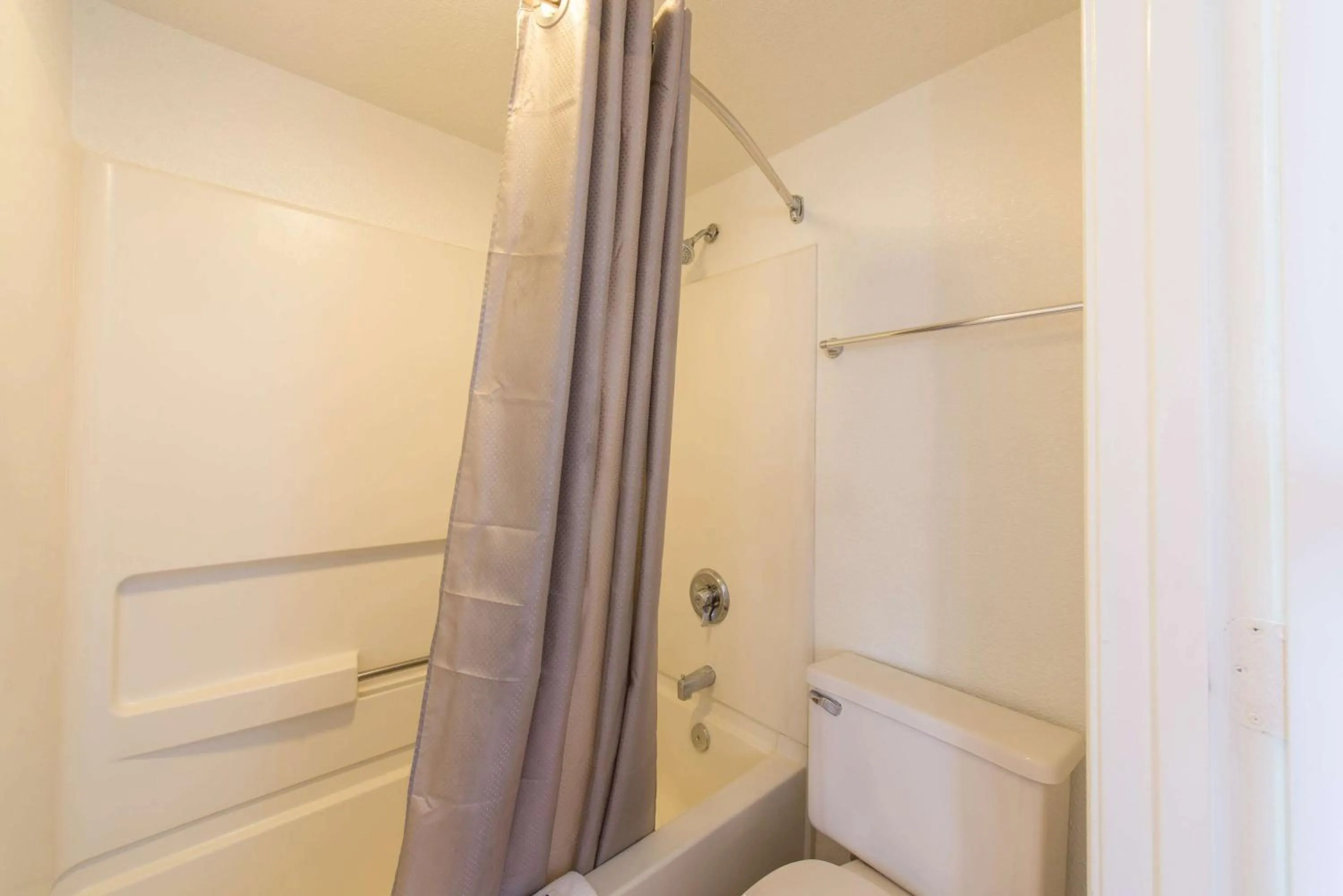 Premium Quadruple Room in Motel 6-Norfolk, VA