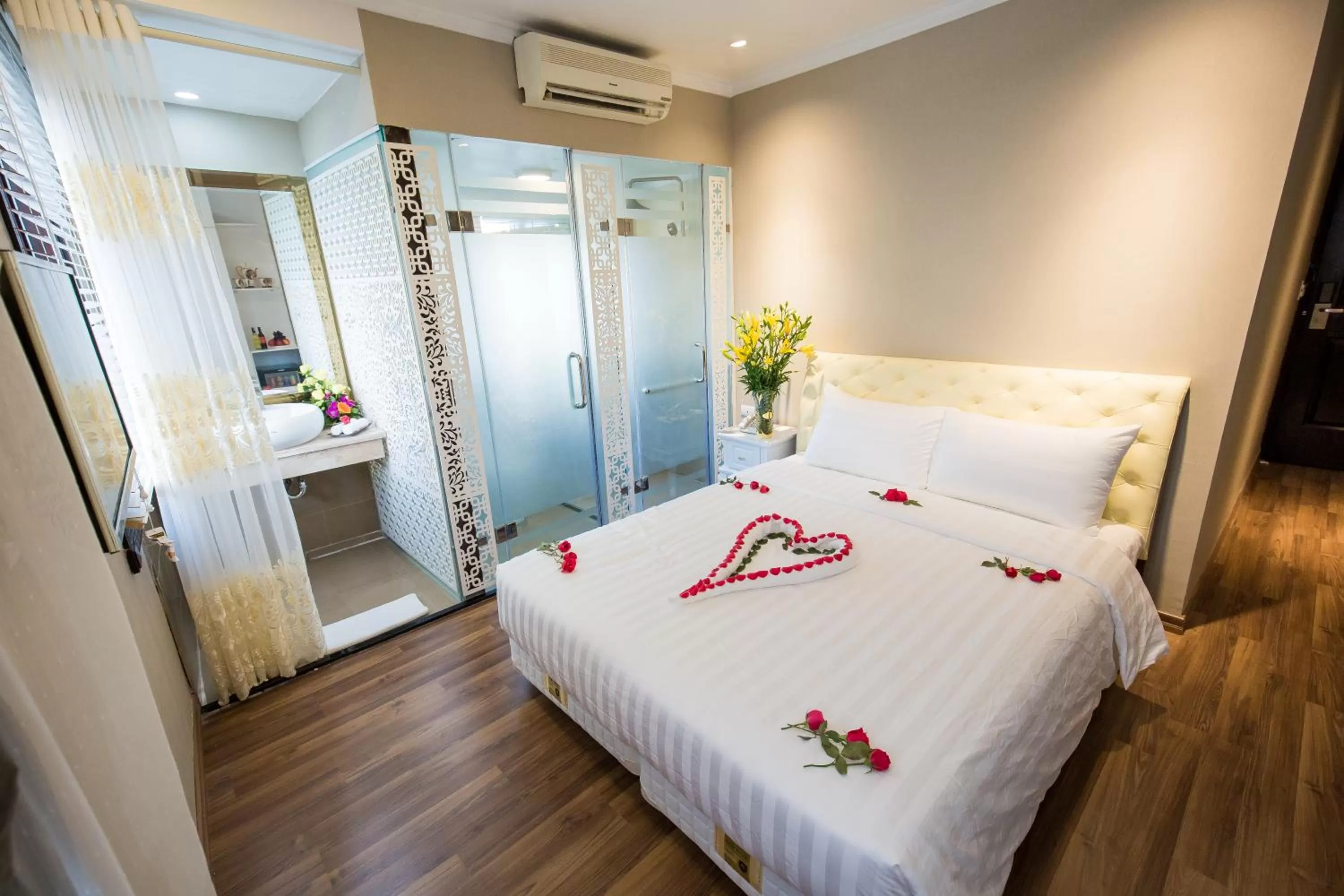 Executive Double or Twin Room with City View in Little Hanoi Deluxe Hotel