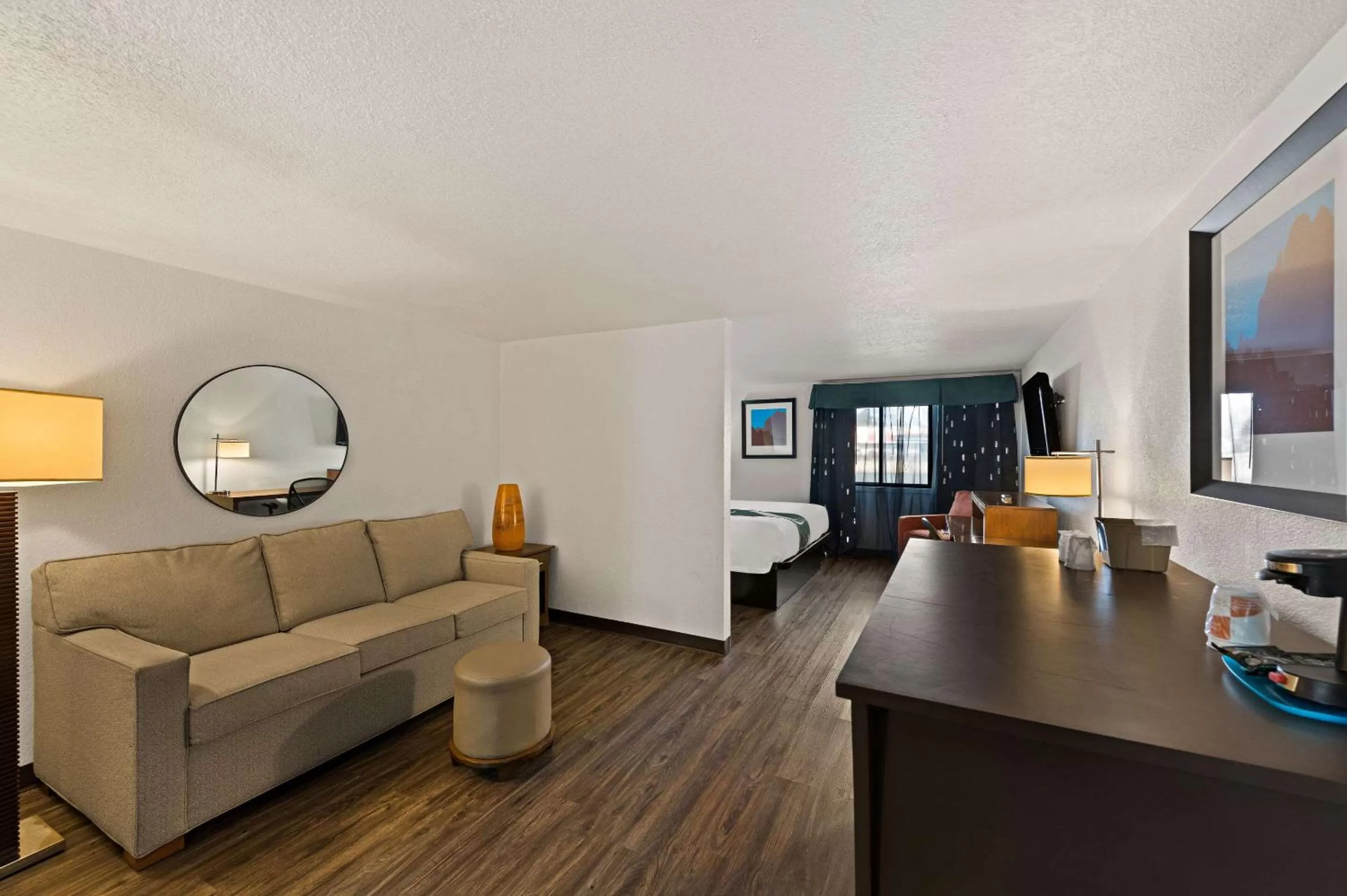 King Suite in Quality Inn & Suites Council Bluffs - Omaha East