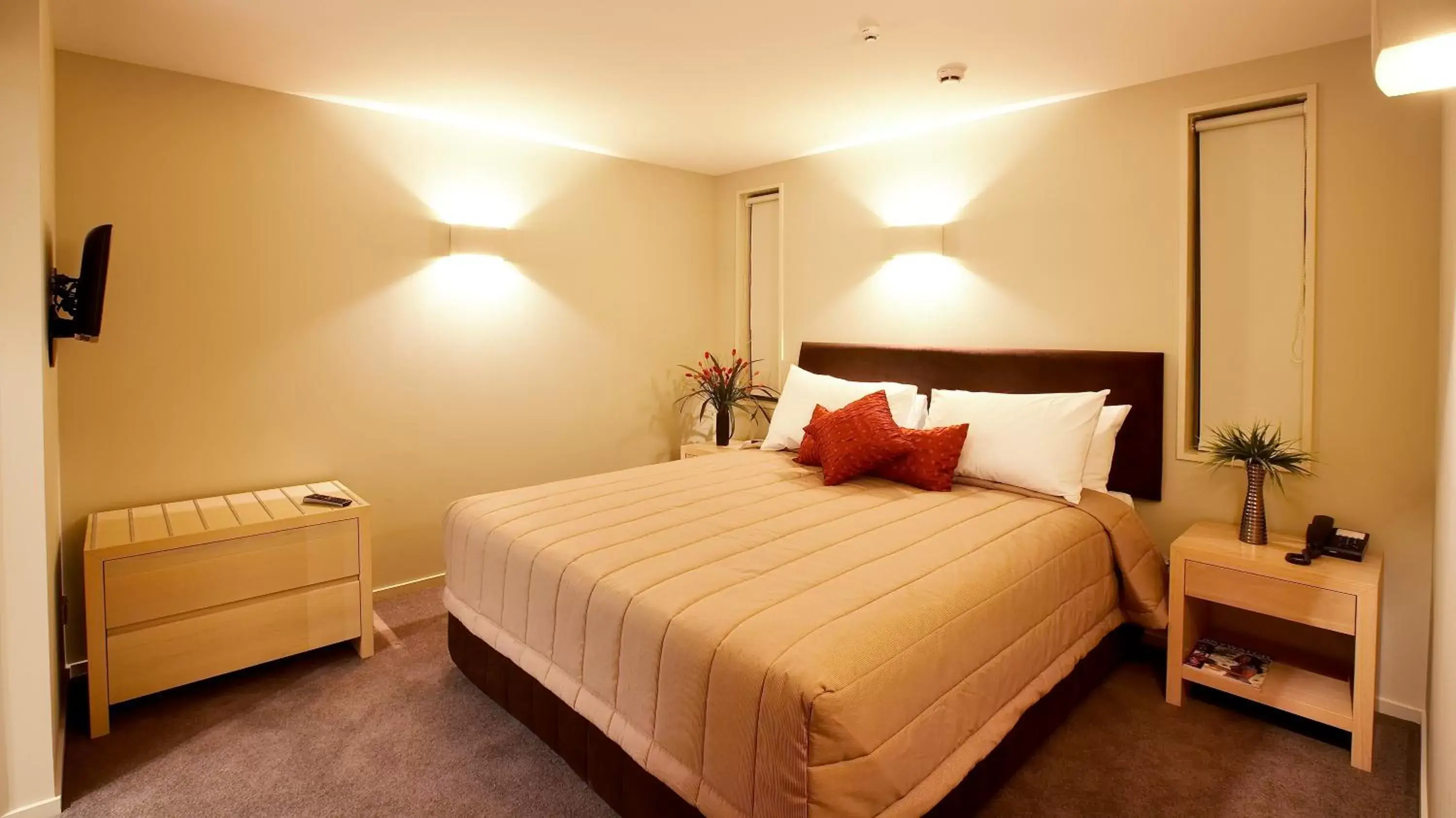 Bed in Tower Junction Motor Lodge Bed in Tower Junction Motor Lodge