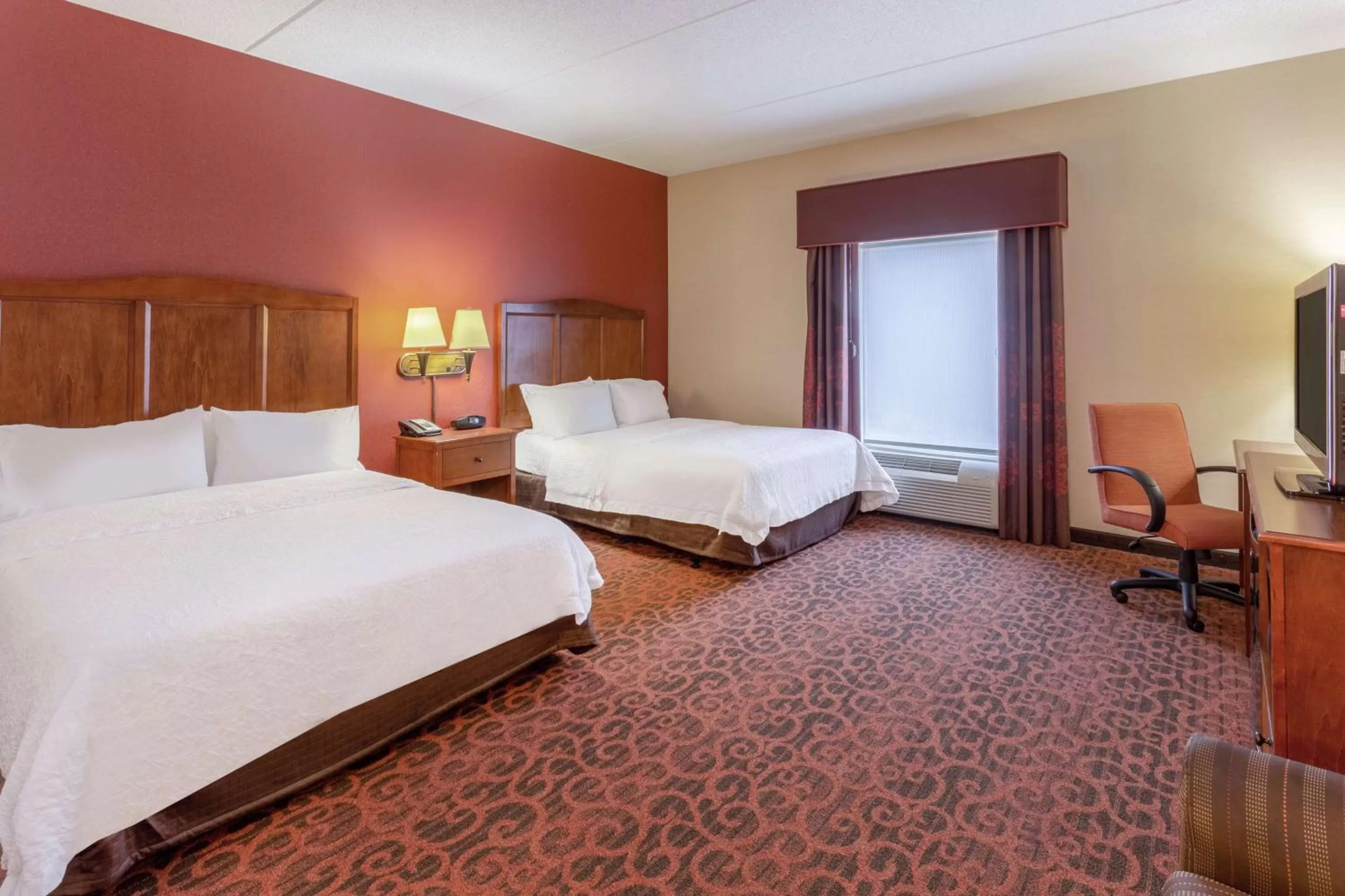Queen Room with Two Queen Beds - Hearing Access/Non-Smoking in Hampton Inn Owings Mills