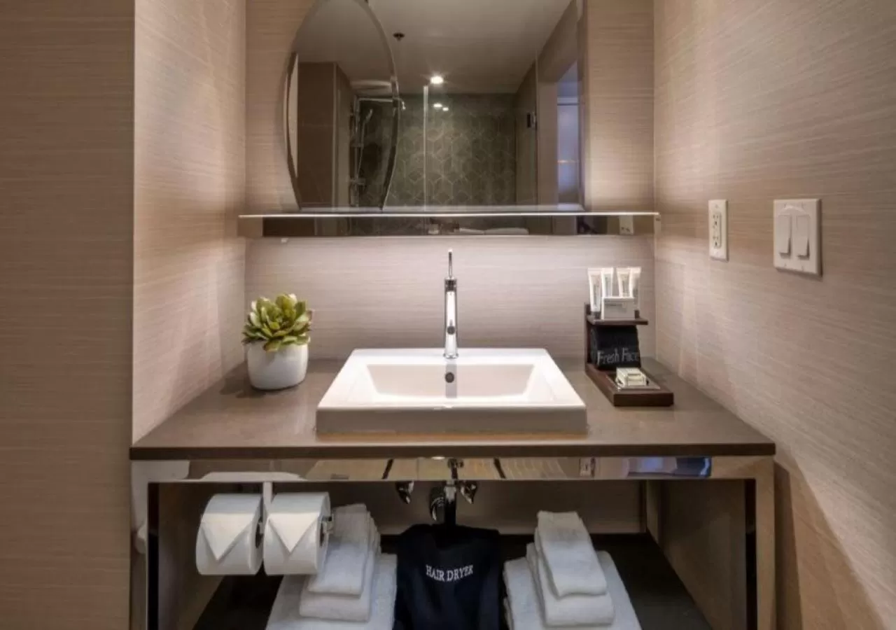 Marra Style Queens in SAHARA Las Vegas