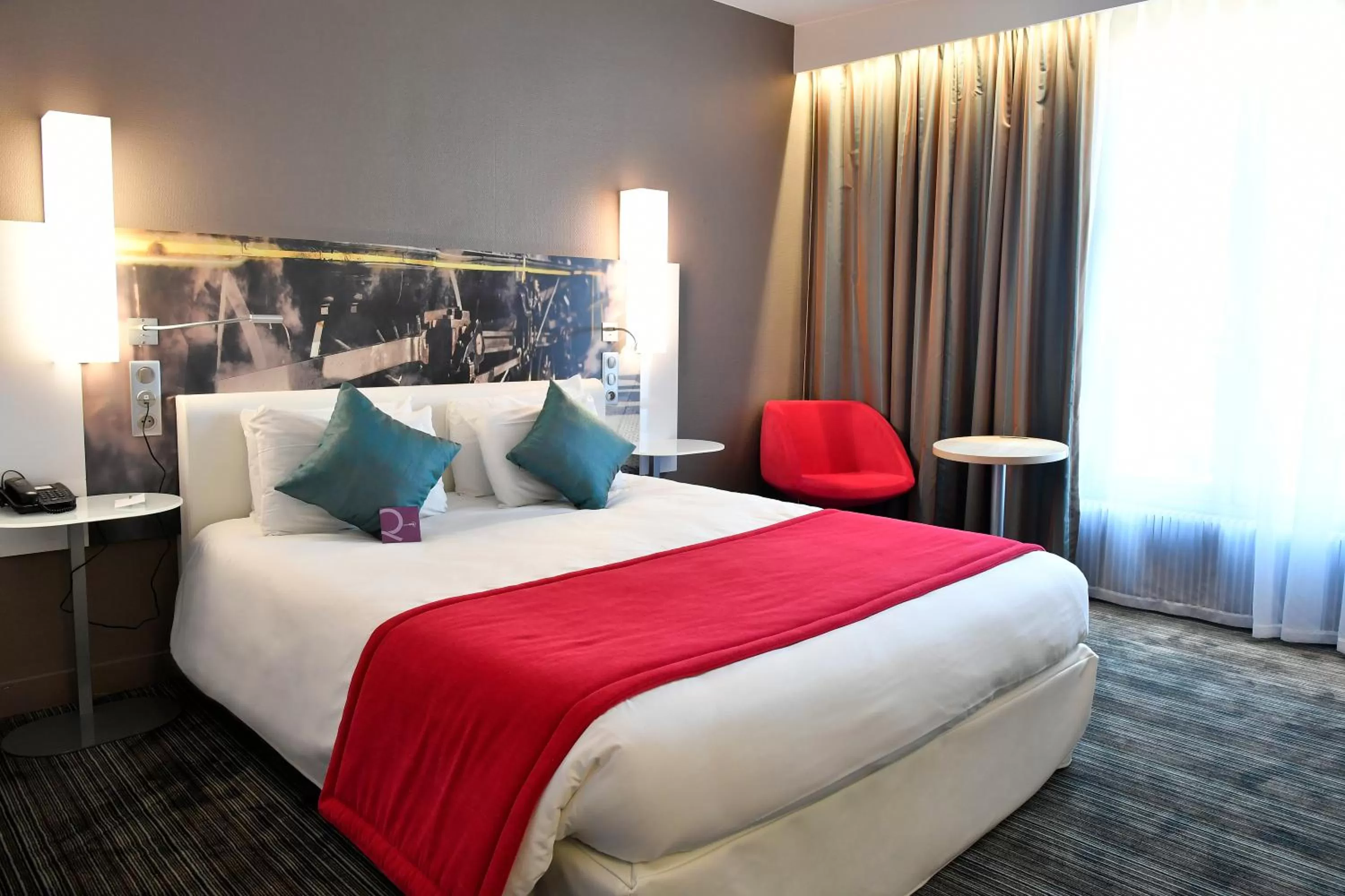 Privilege Double Room with Sofa Bed in Mercure Paris Gare de l'Est
