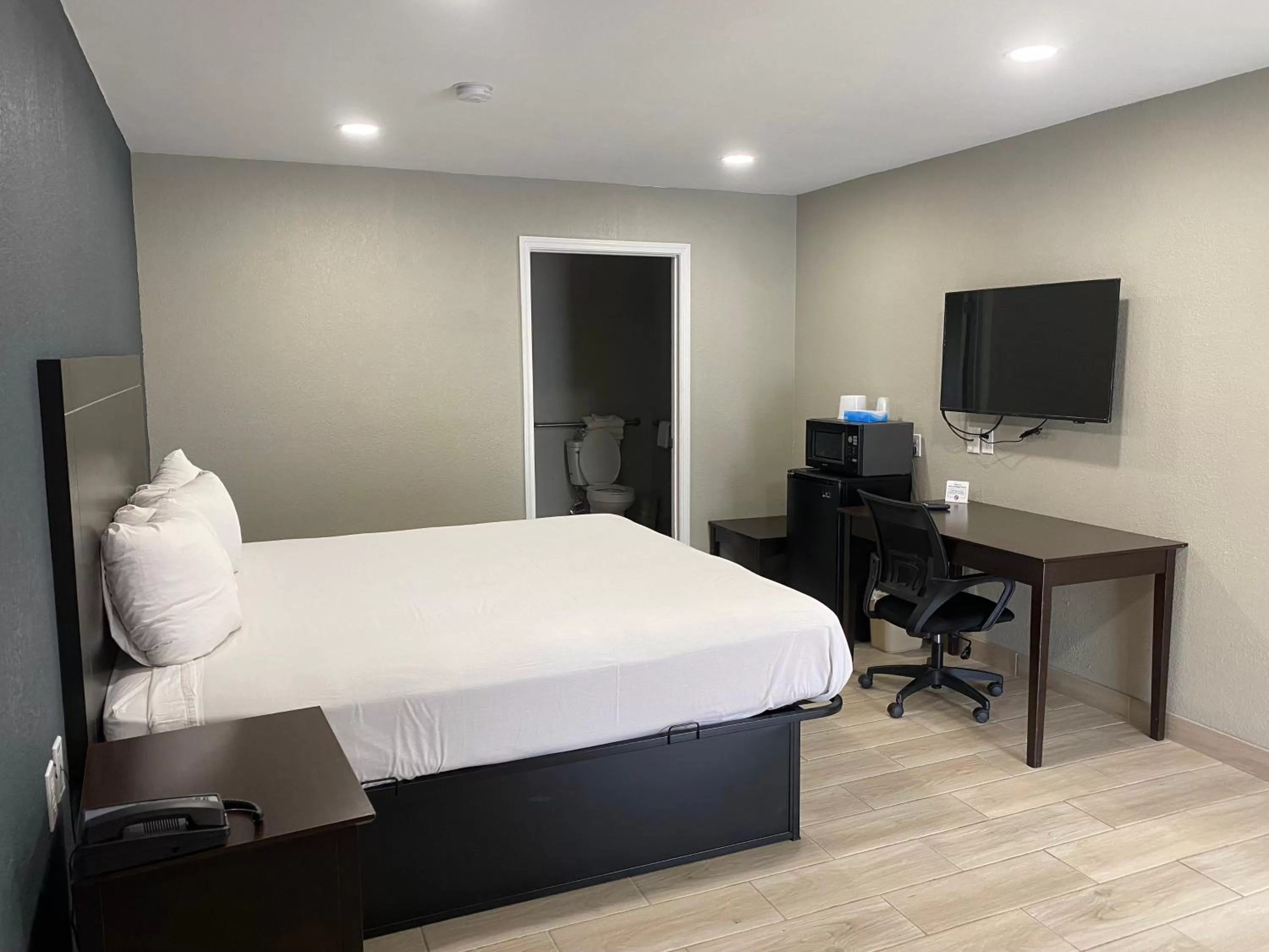 King Room - single occupancy in Falcon Executive Inn