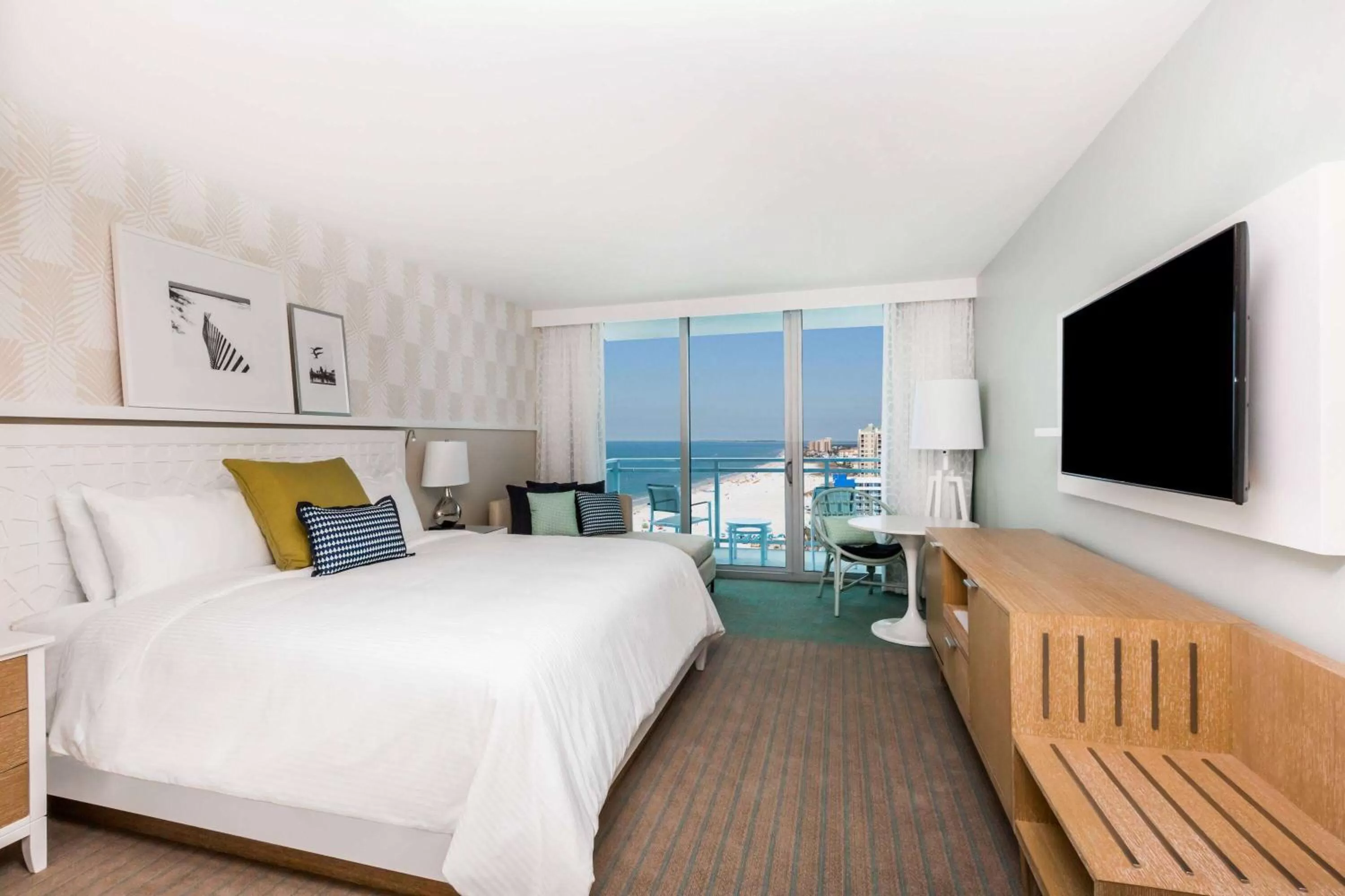 Grand Deluxe King Room with  Partial Gulf View in Wyndham Grand Clearwater Beach