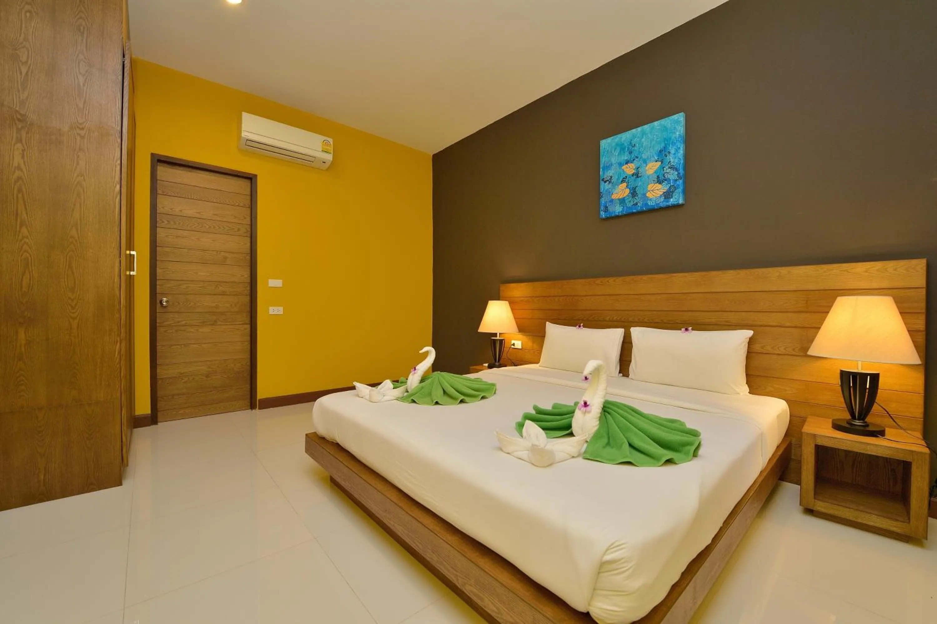 Deluxe Room in Happy Cottage