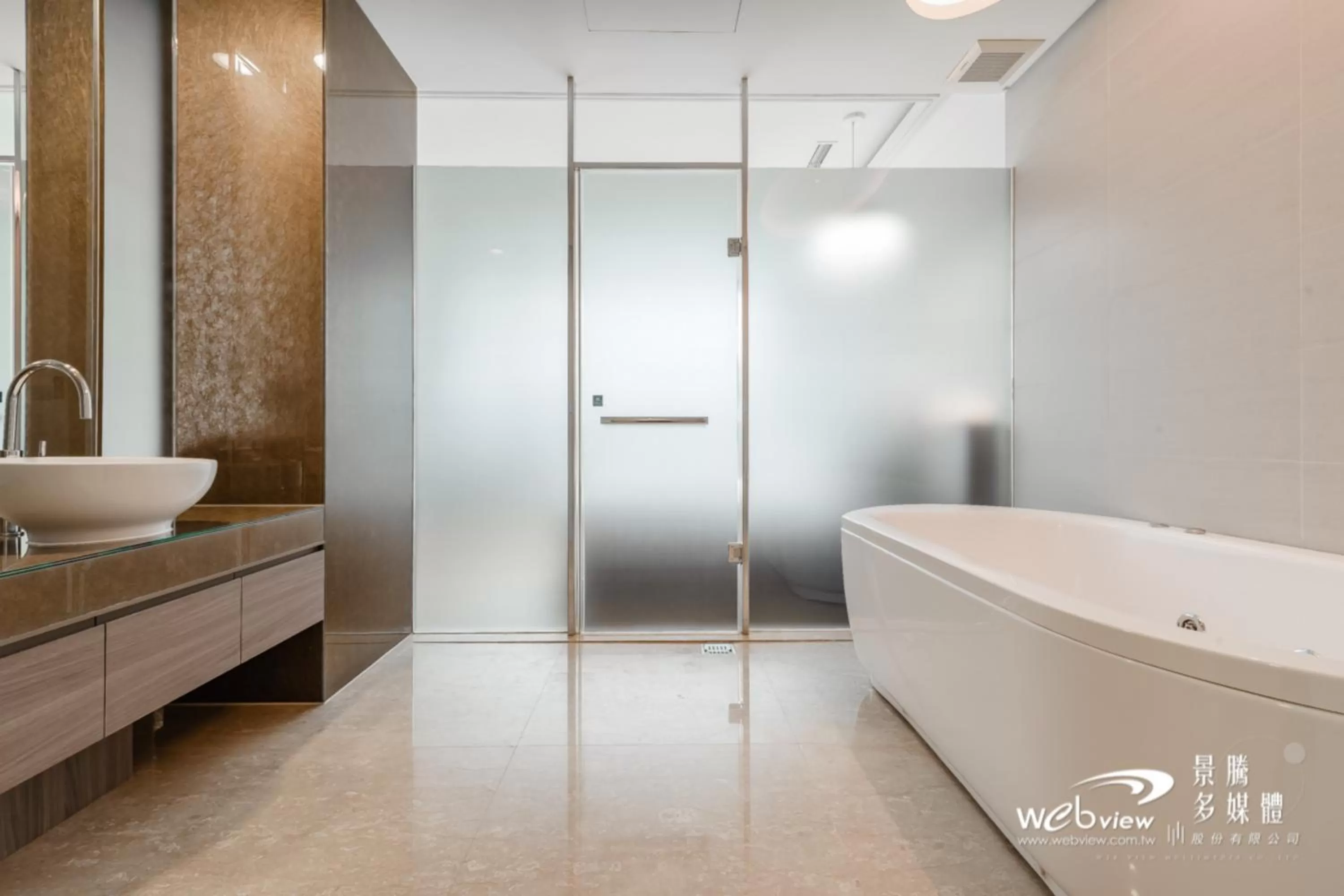 King Room with Balcony in Wow Happy- Taipei