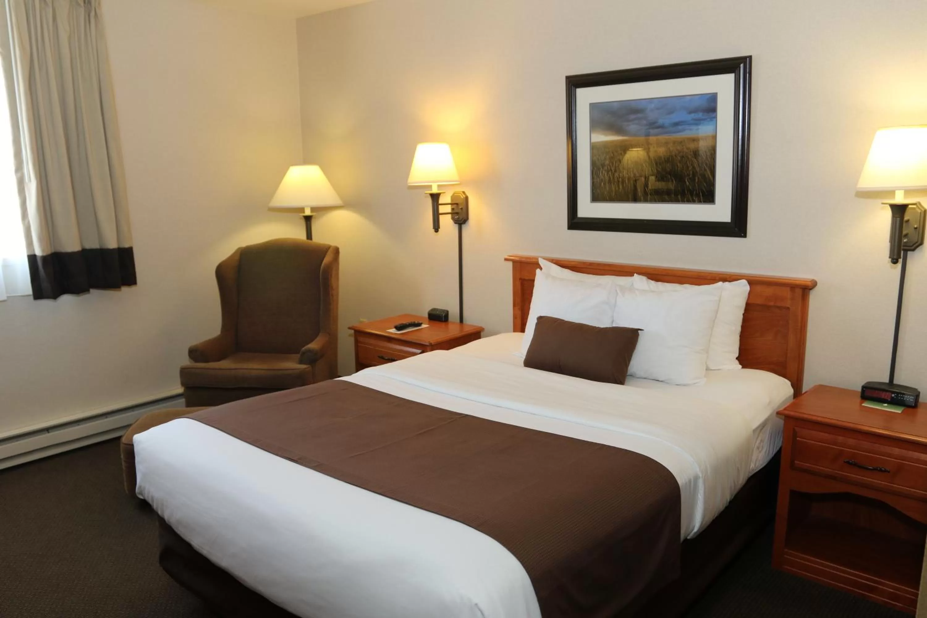 Queen Room - Non-Smoking in Motel 6 Minot, ND