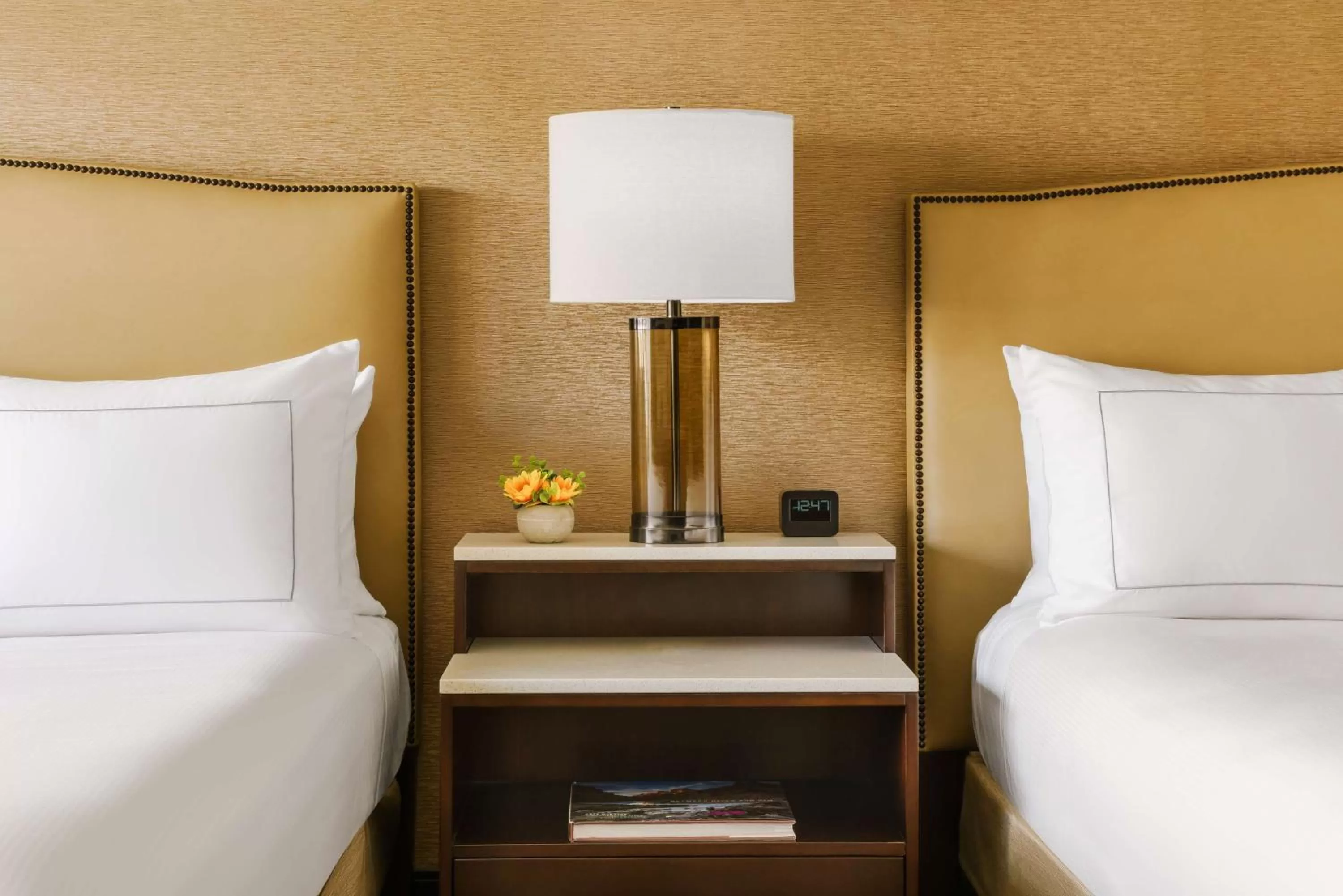 Standard Queen Room with Two Queen Beds in Hilton Phoenix Airport