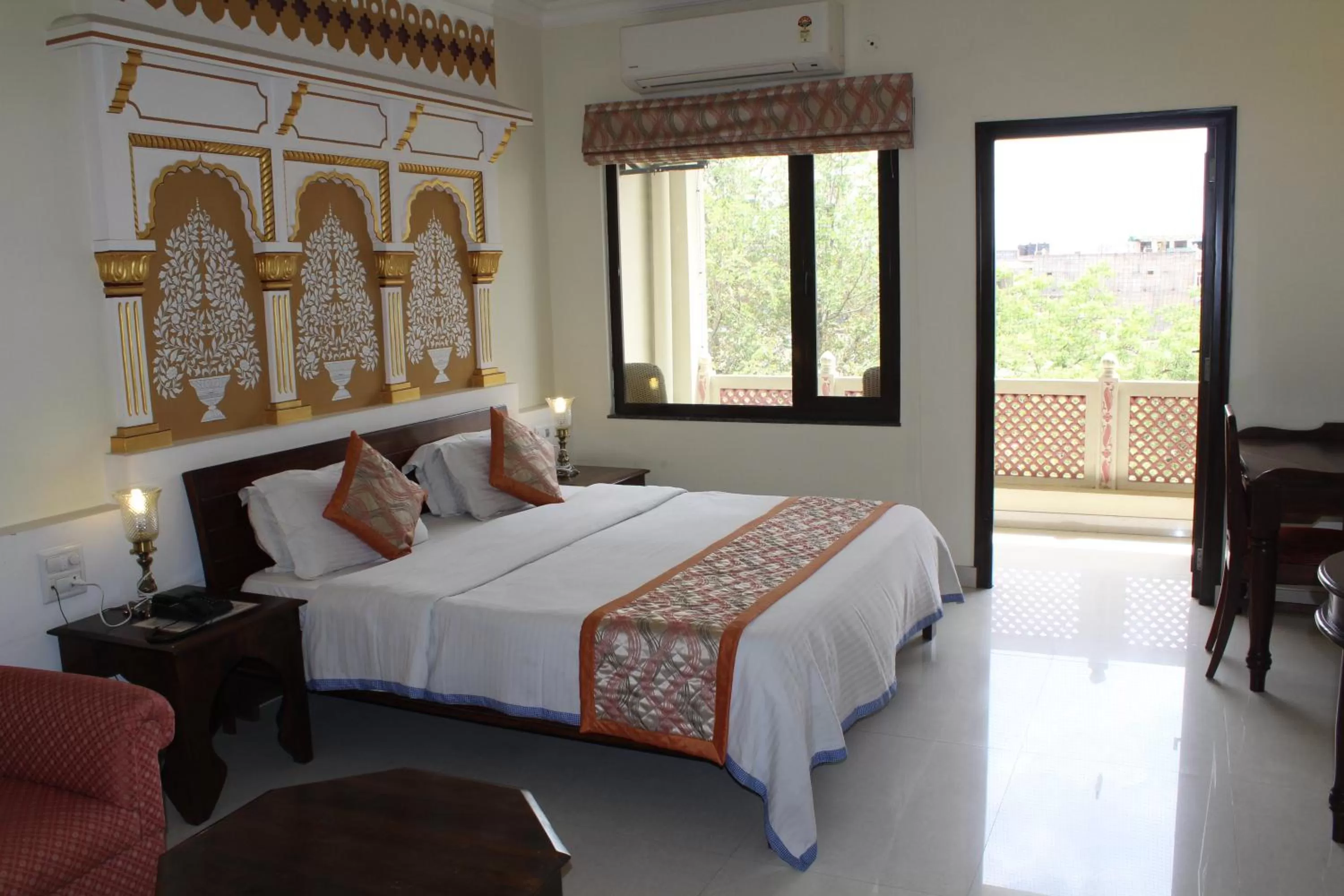 Royal Deluxe in Hotel H R Palace